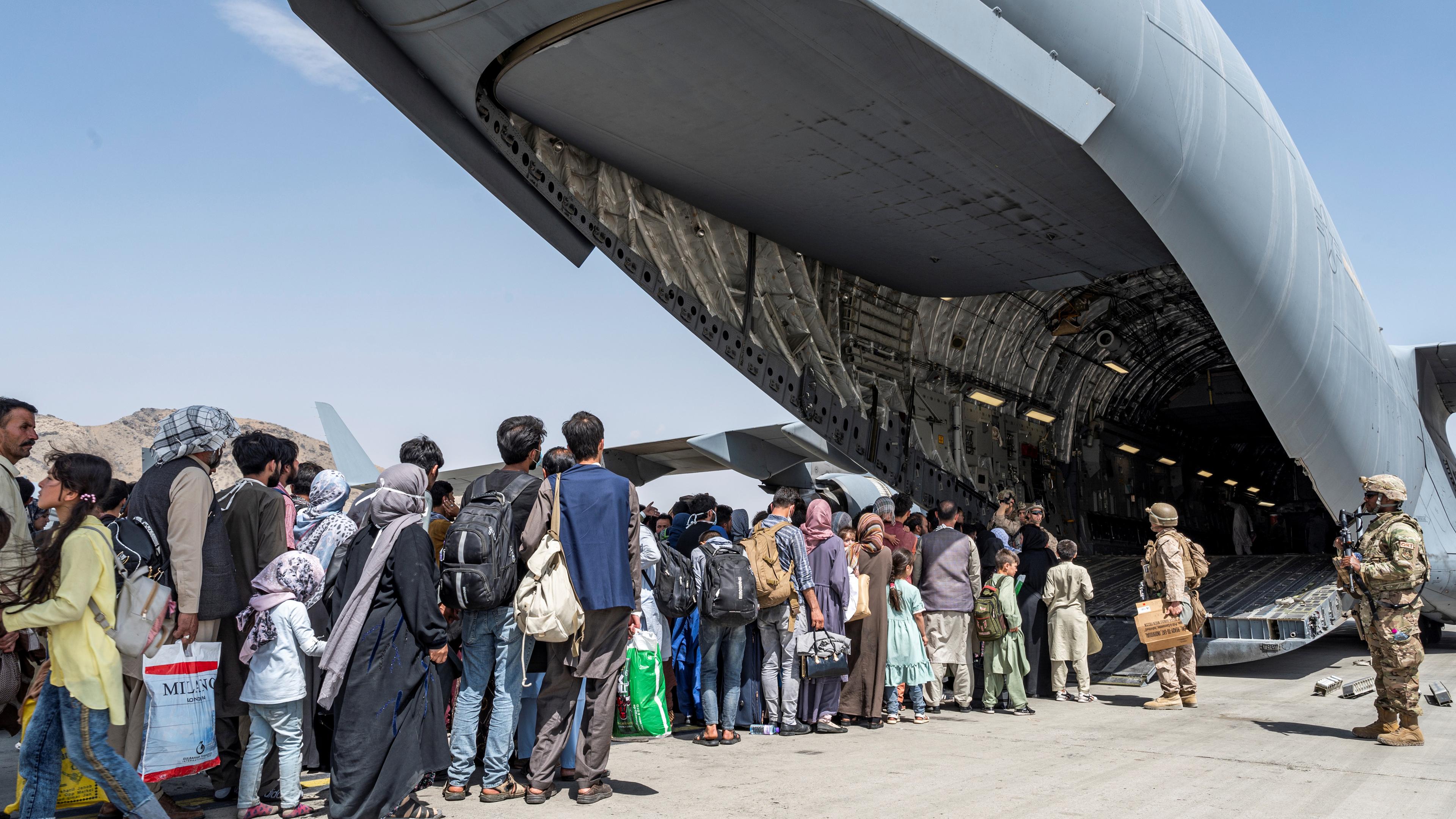 Evakuierung am internationalen Flughafen Hamid Karzai - 2021