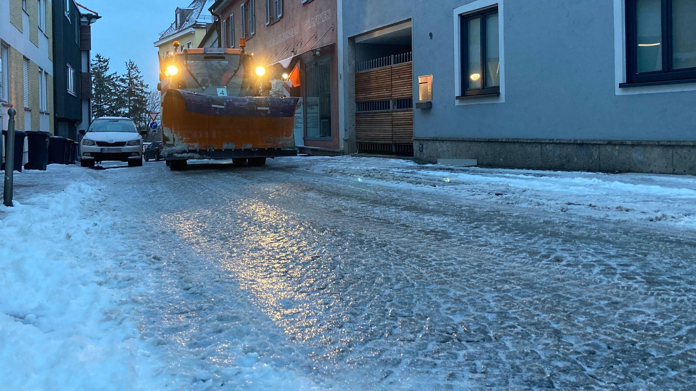 Unwetterlage in Deutschland: Nach dem Eis kommt der Schnee - ZDFheute