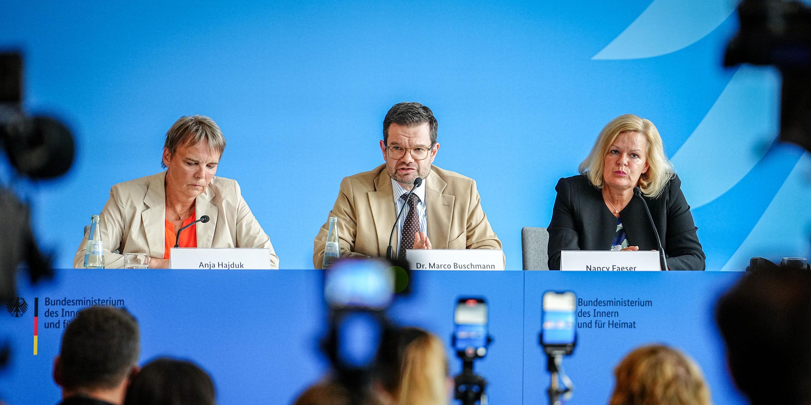 Nancy Faese,  Marco Buschmann und Anja Hajduk (v.l.n.r.)