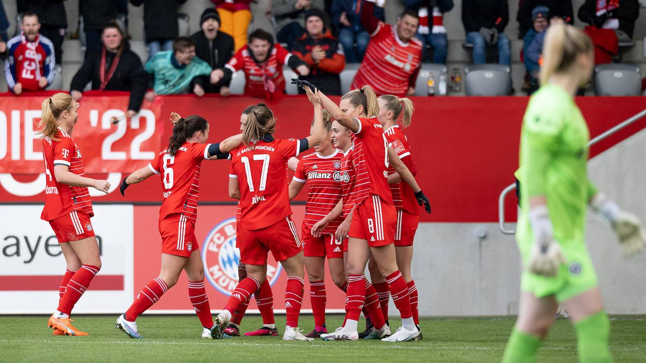 Fc Bayern überholt Frankfurt Frauen Bundesliga Highlights Zdfmediathek 1999