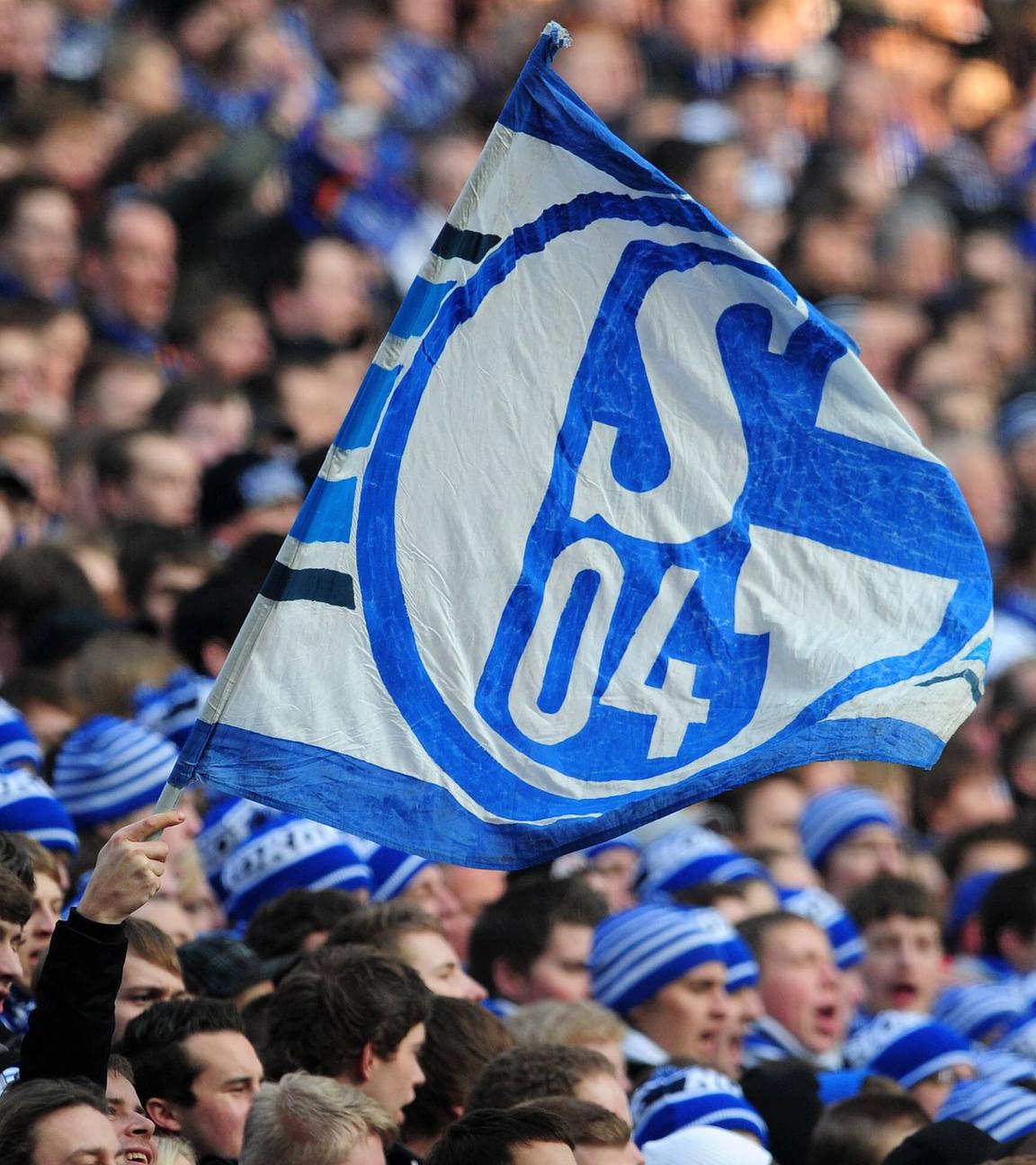 FC Schalke 04: Fans im Weser Stadion