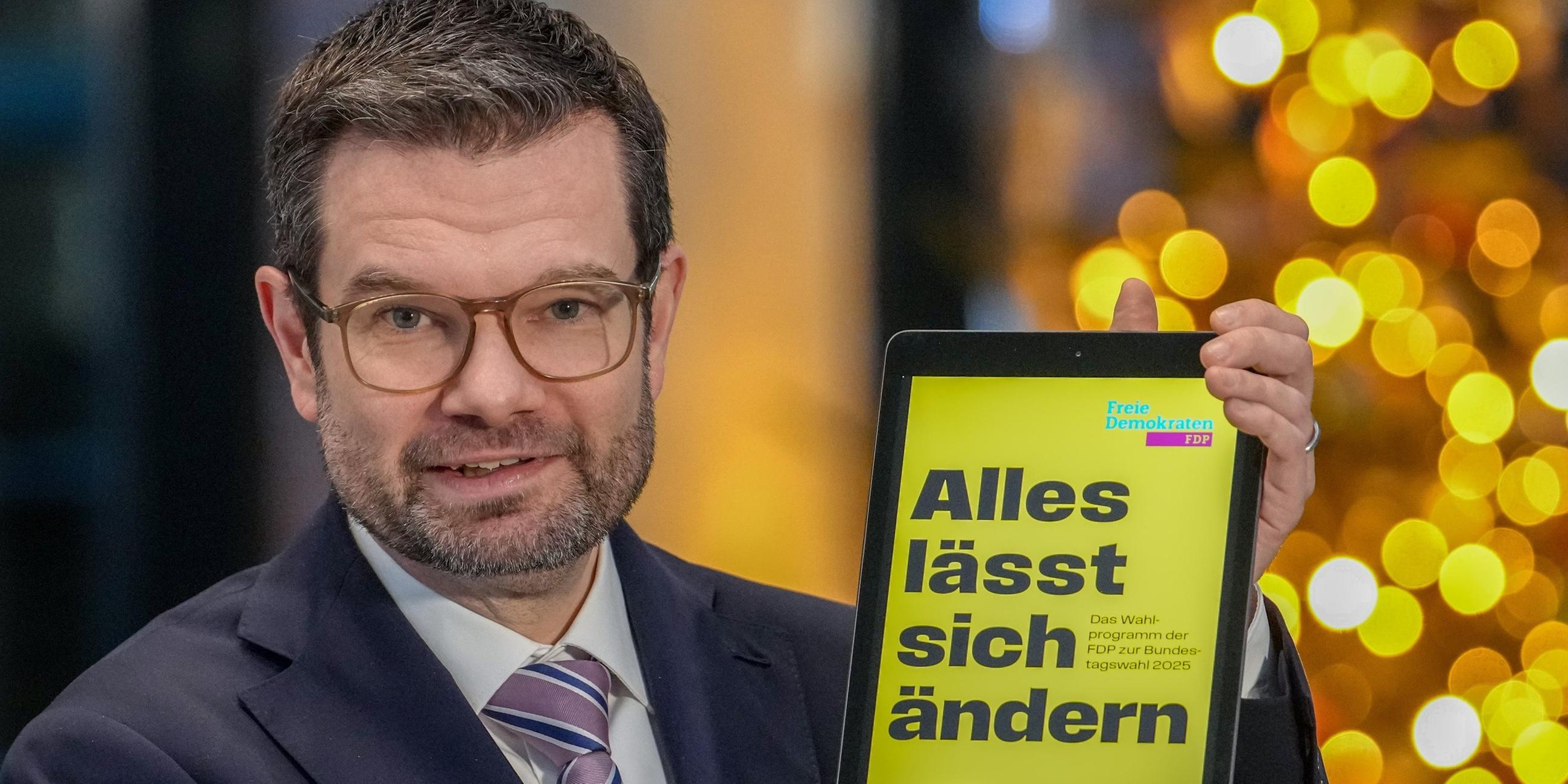 Marco Buschmann, designierter FDP-Generalsekretär, gibt im Anschluss an ein Pressegespräch zur Vorstellung des FDP-Bundestagswahlprogramms ein Pressestatement.