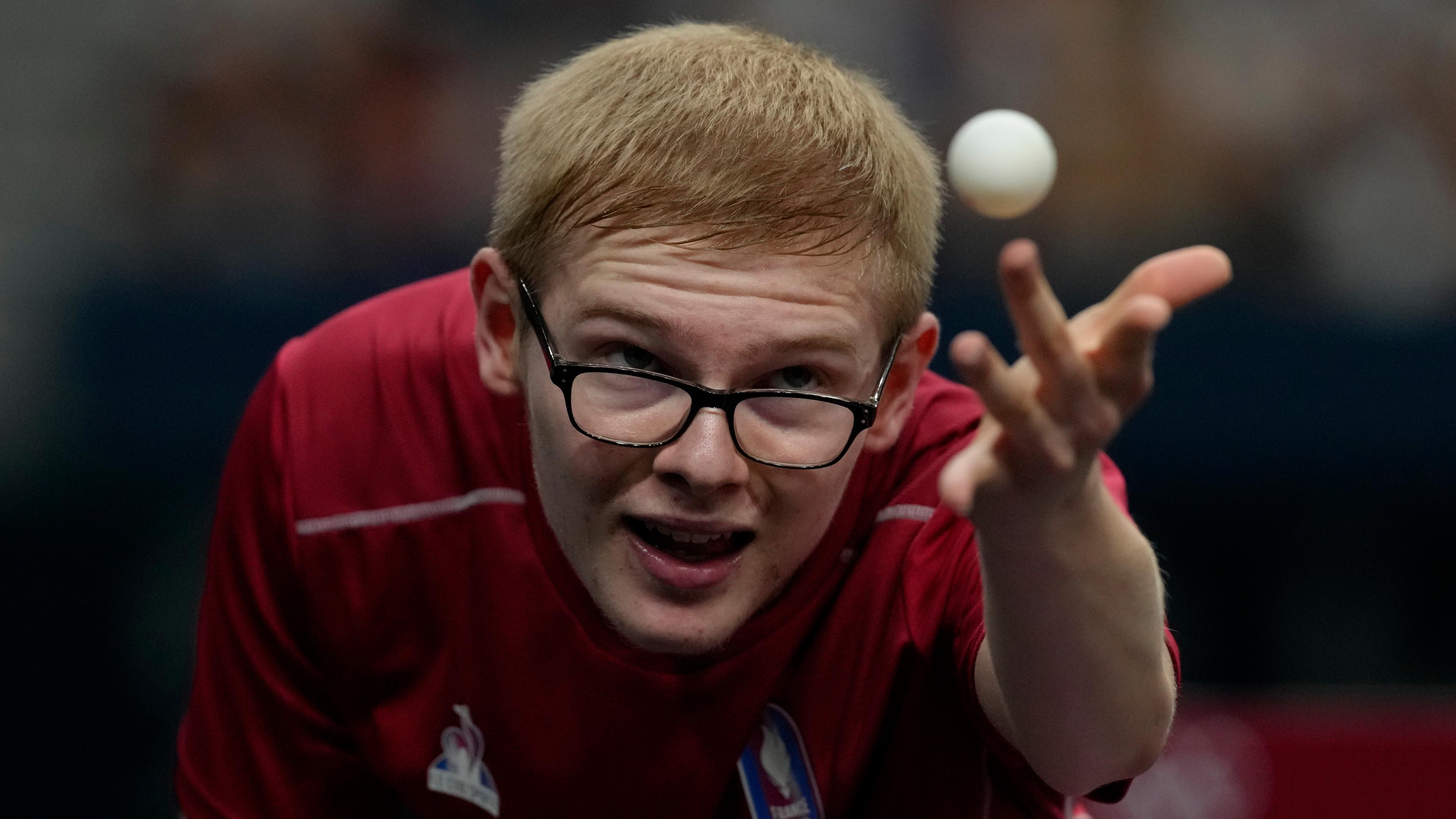 Frankreichs Felix Lebrun während dem Viertelfinale beim Tischtennis.