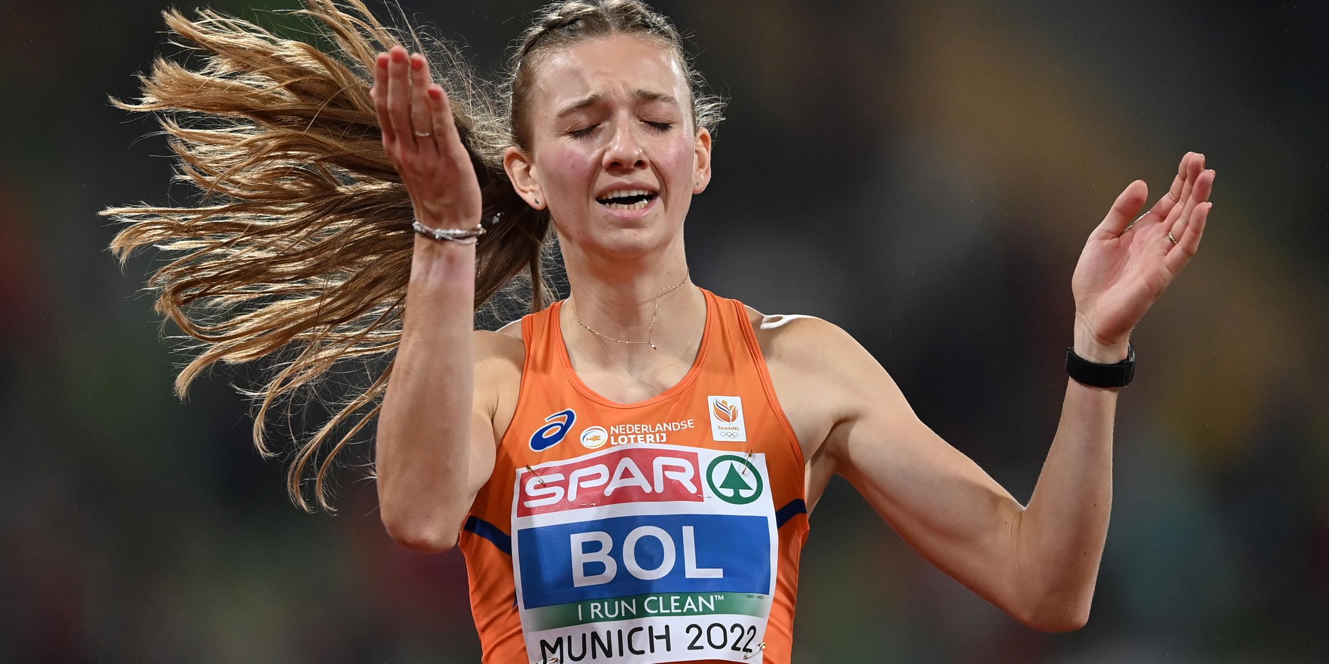 Femke Bol jubelt über ihren Sieg über 400 Meter Hürden bei den European Championships 2022