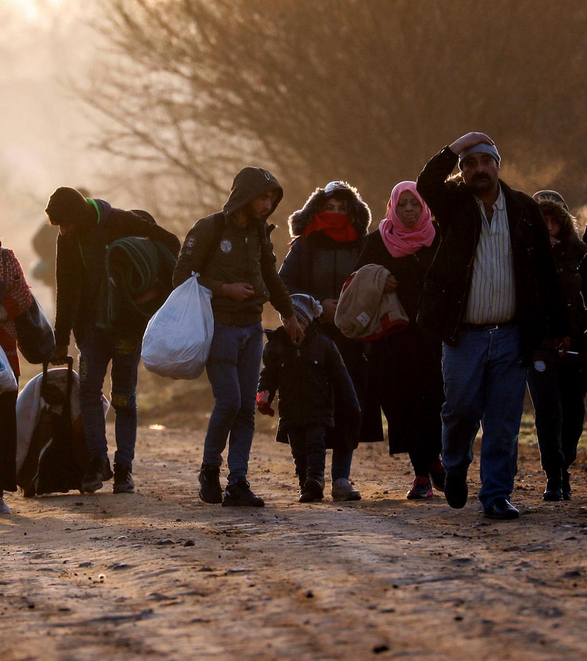 Archiv: Flüchtlinge an der Grenze zwischen der Türkei und Griechenland am 03.03.2020