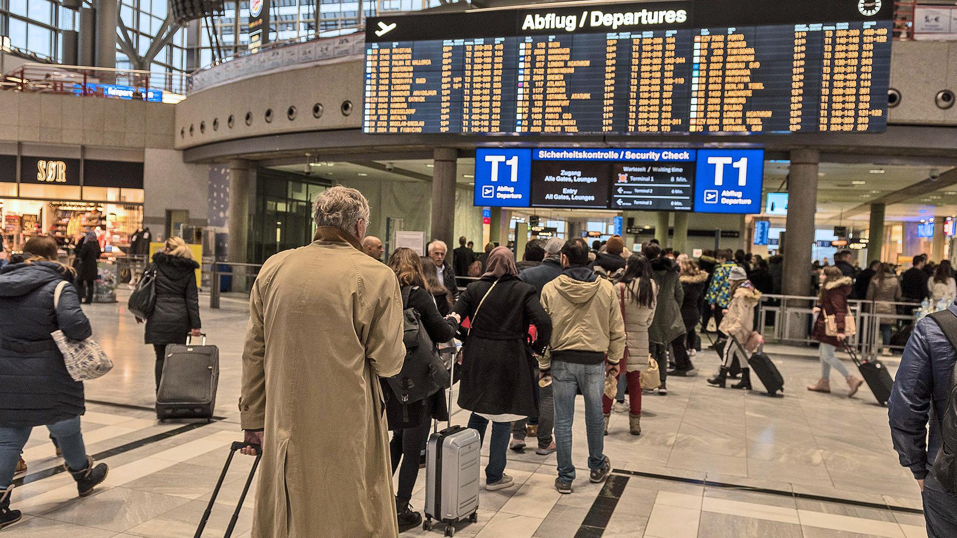 Stuttgart flughafen abflug Aktuelle Abflüge. 20200405