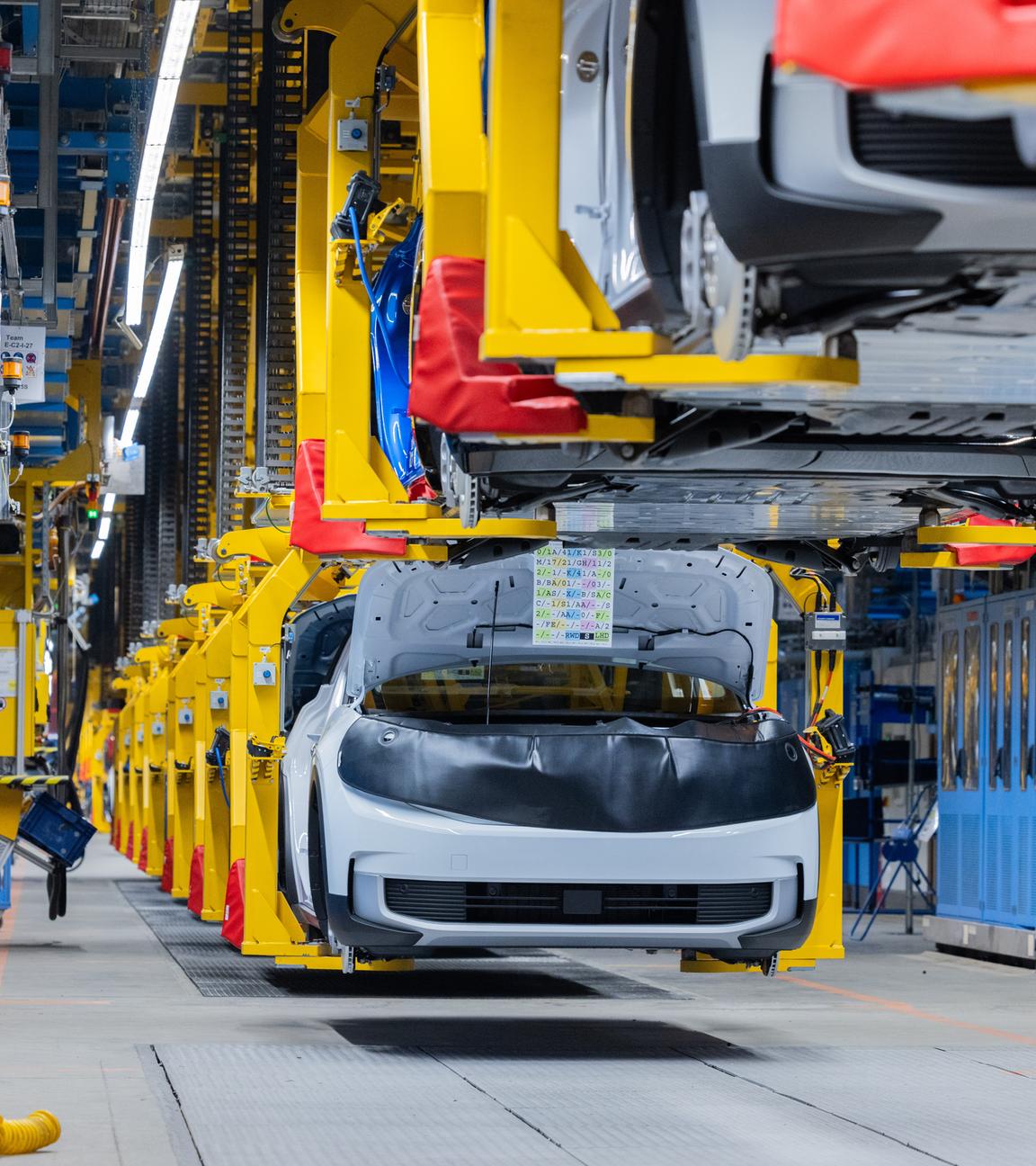 Ford-Werk in Köln: Elektroautos vom Typ Explorer in der Halle. 