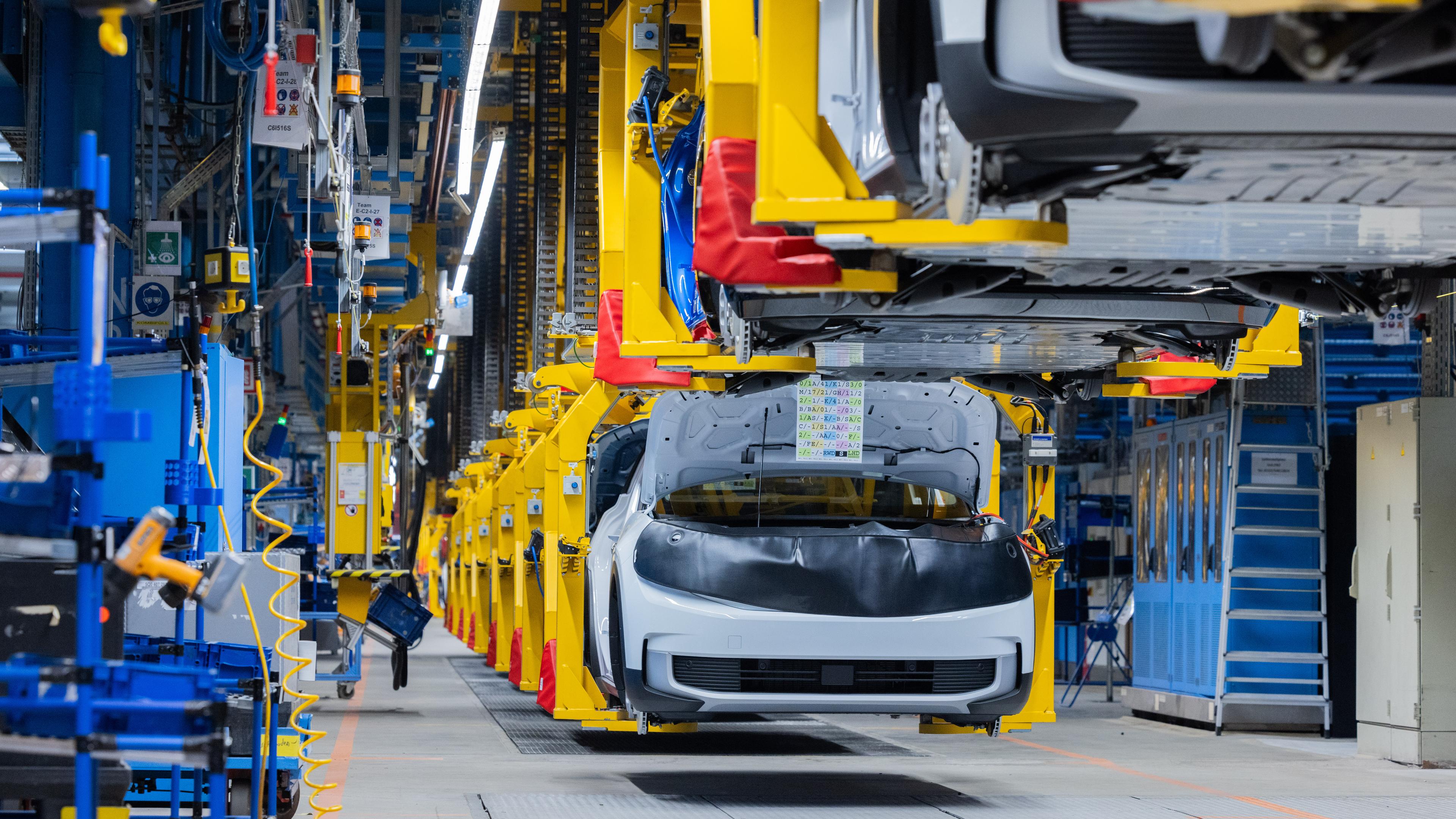 Ford-Werk in Köln: Elektroautos vom Typ Explorer in der Halle. 