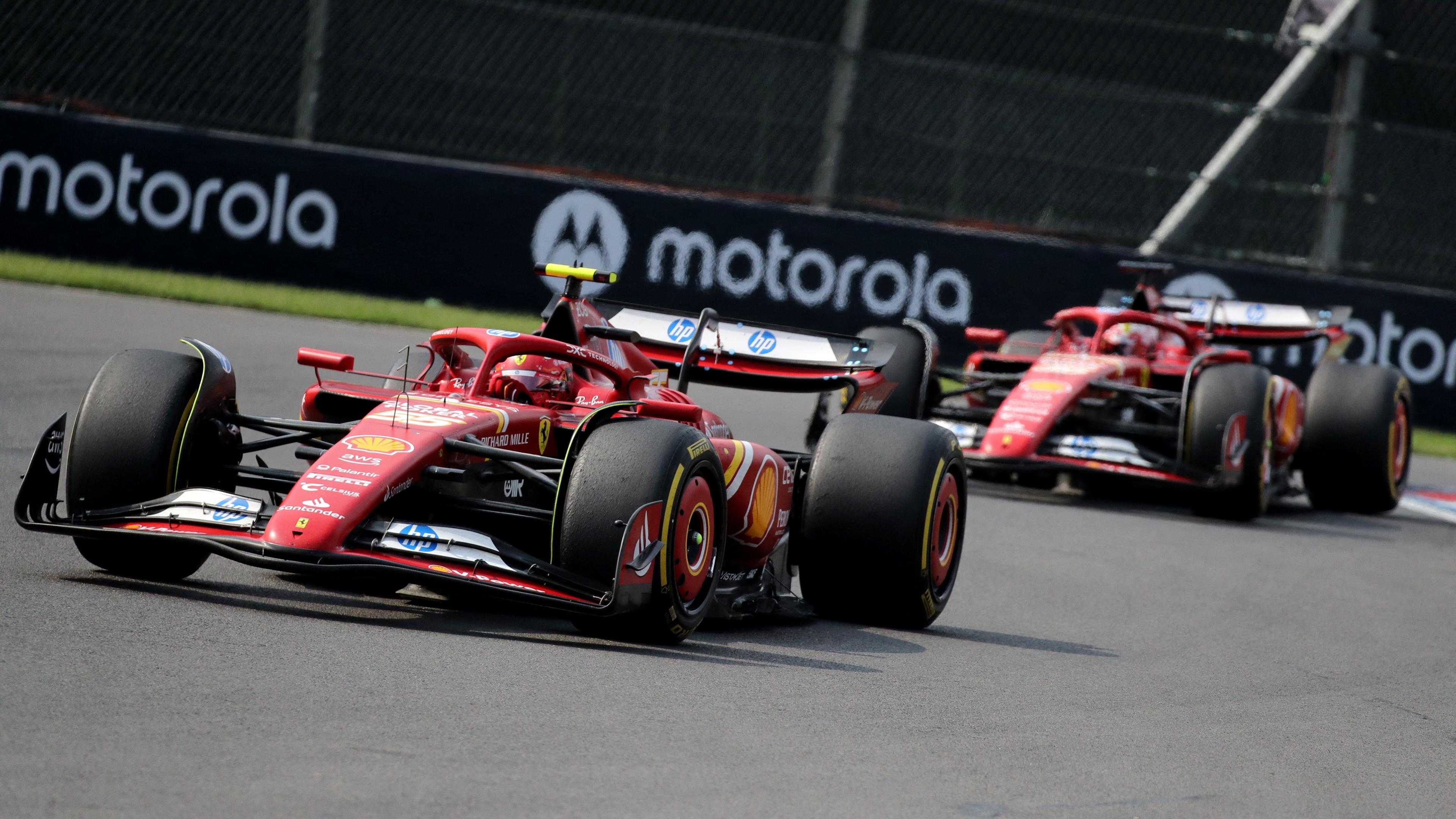 Ferarris Fahrer Carlos Sainz in Aktion während des Mexico City Grand Prix.