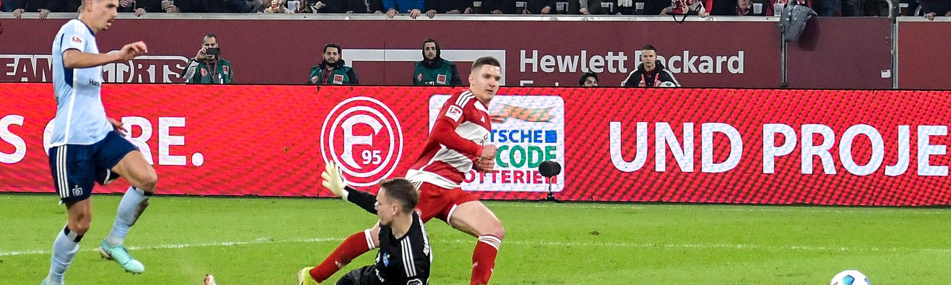 Christos Tzolis (Fortuna Düsseldorf) erzielt im Heimspiel gegen den HSV das Tor zum 2:0