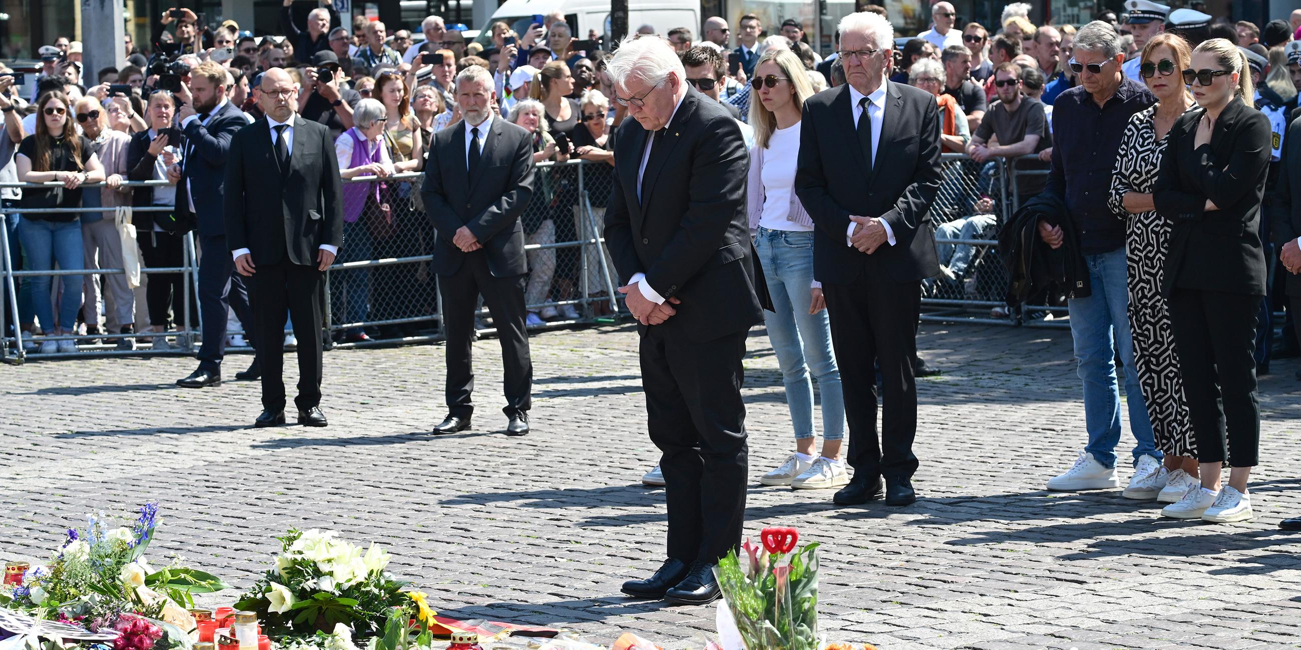 Frank-Walter Steinmeier bei Gedenkminute für den getöteten Polizisten in Mannheim
