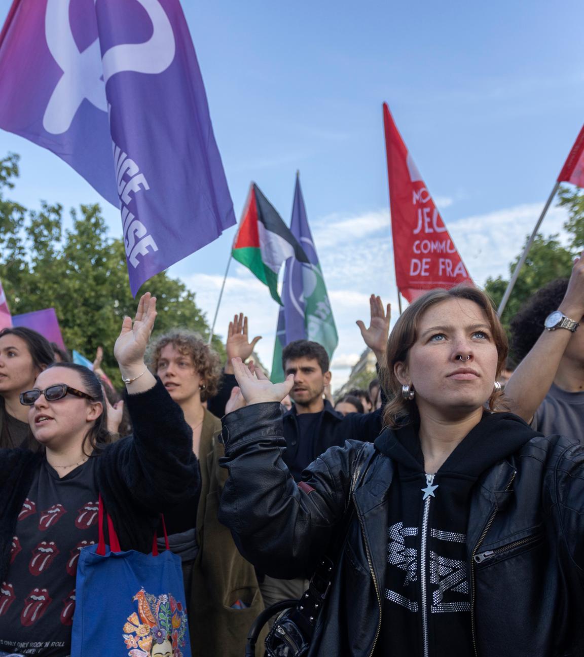 Franzosen protestieren nach der Europawahl gegen die rechtsextreme Partei Rassemblement National (RN)