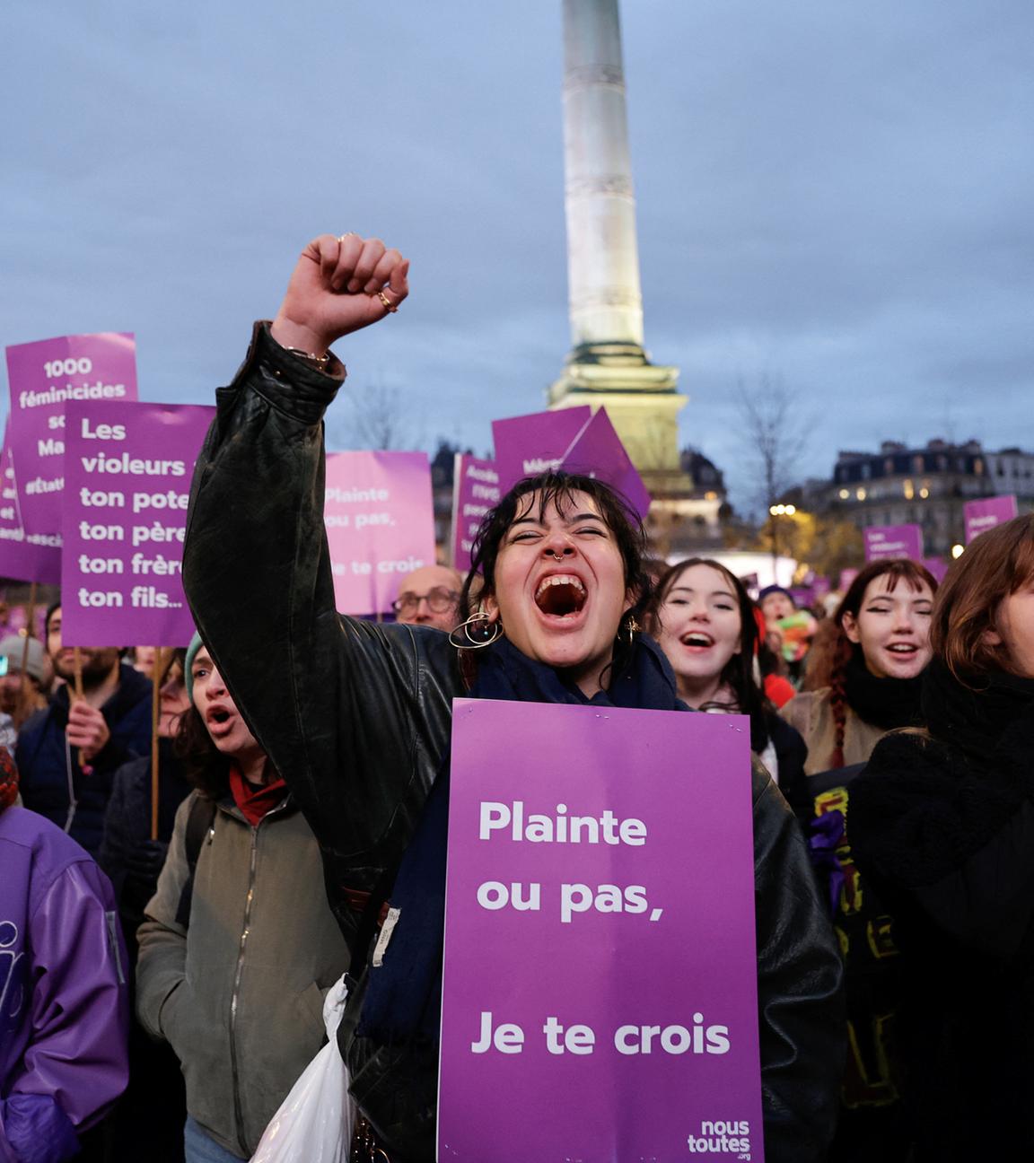 Frankreich, Paris: Proteste gegen Gewalt an Frauen