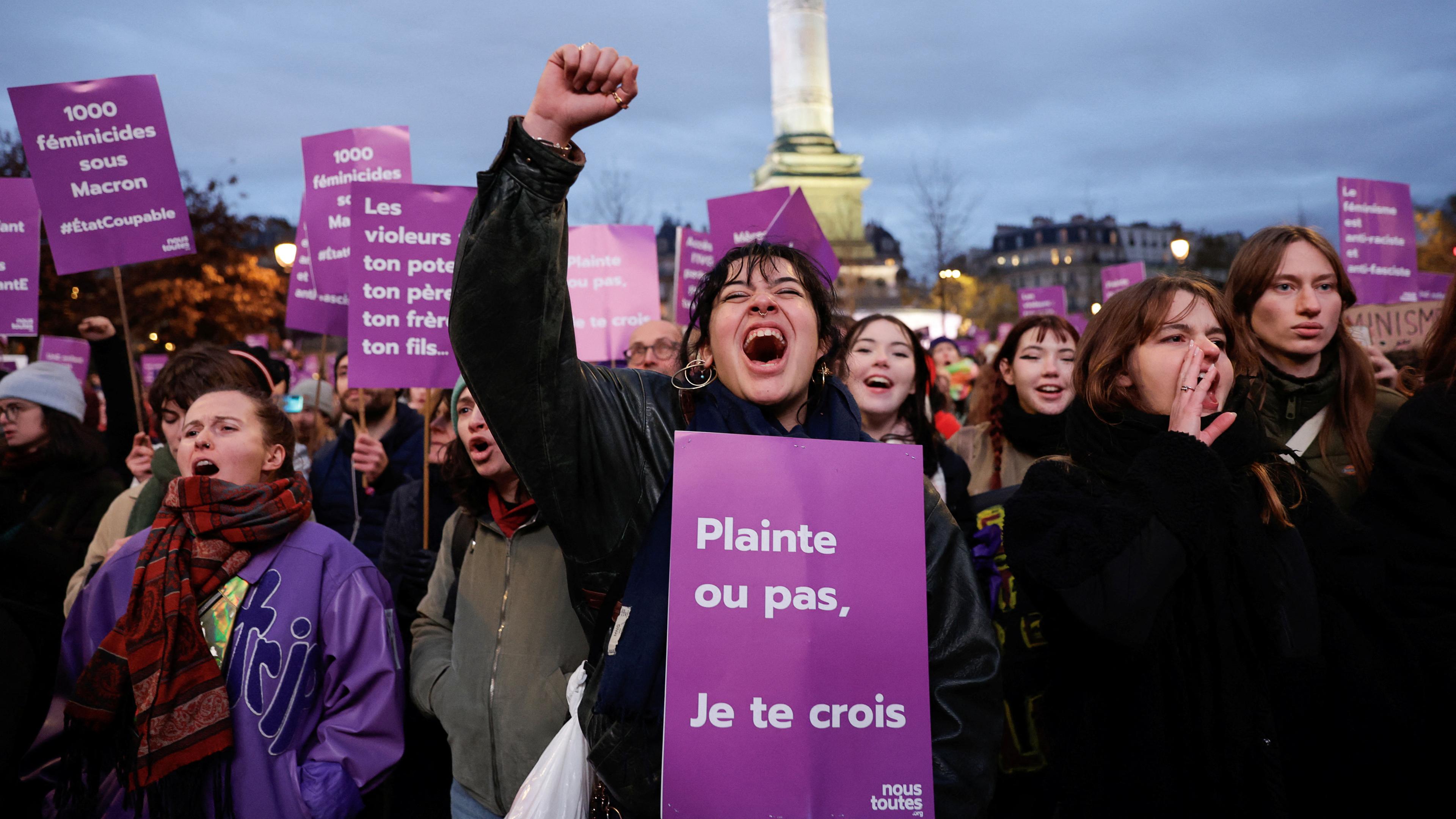 Frankreich, Paris: Proteste gegen Gewalt an Frauen