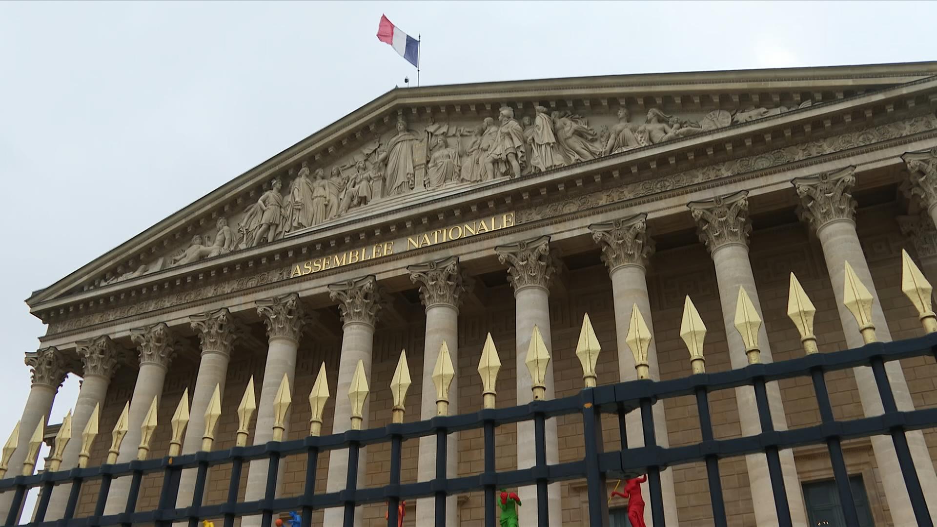 Frankreich: Riskante Neuwahlentscheidung