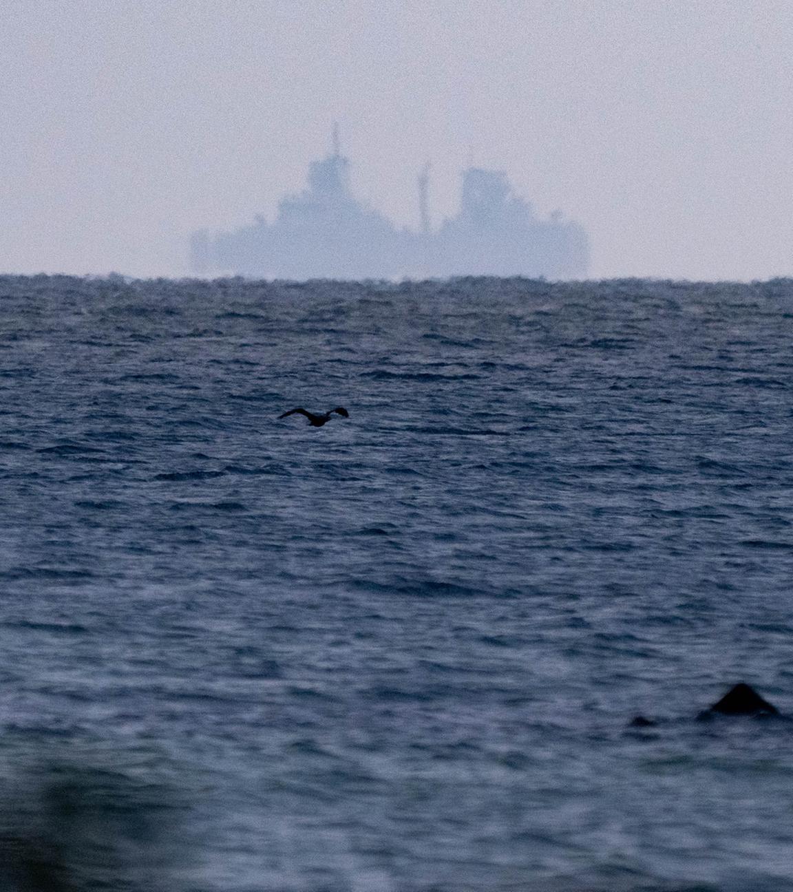 Die Fregatte Nordrhein-Westfalen fährt vor der Insel Rügen auf der Ostsee.