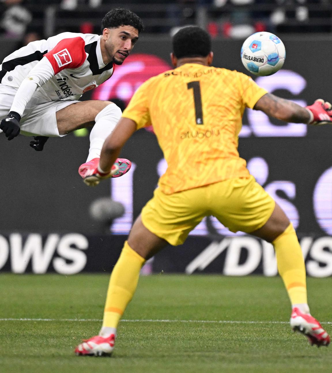 Fußball-Bundesliga: Frankfurt - Freiburg.