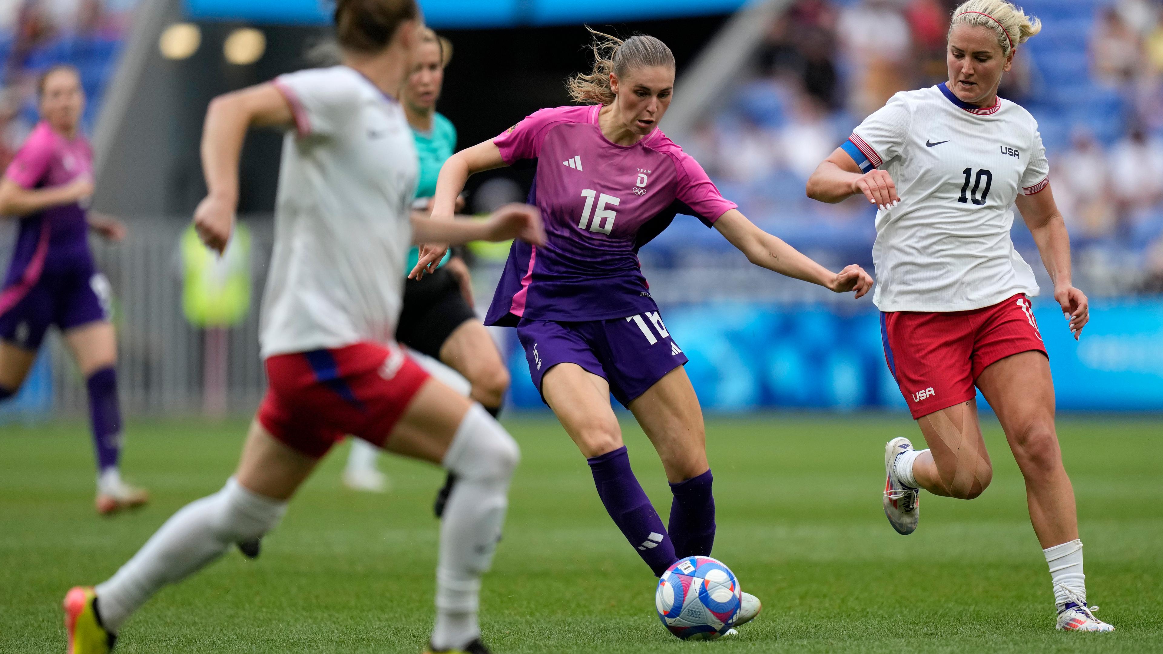 Die deutsche Frauennationalmannschaft spielt gegen die USA beim Fußball-Halbfinale.