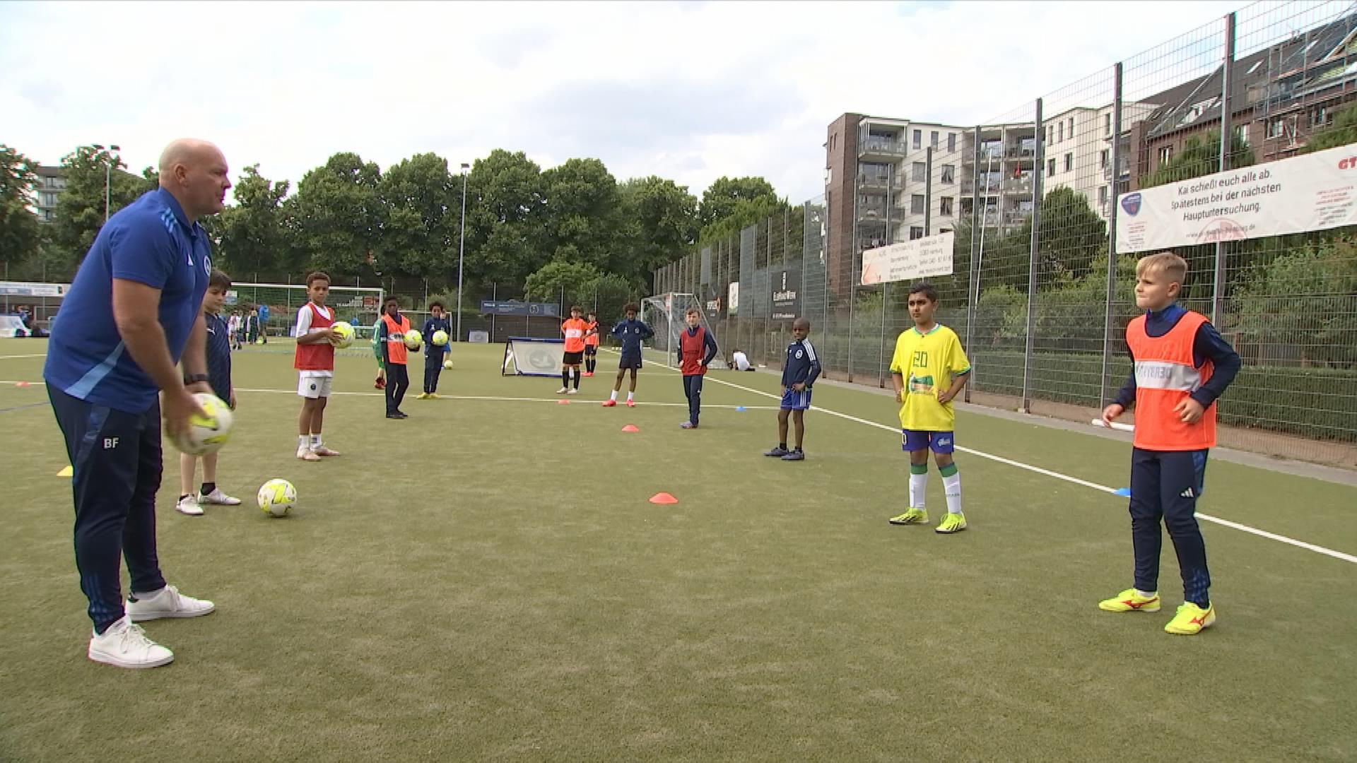 Ehrenamtliche beim Fußball