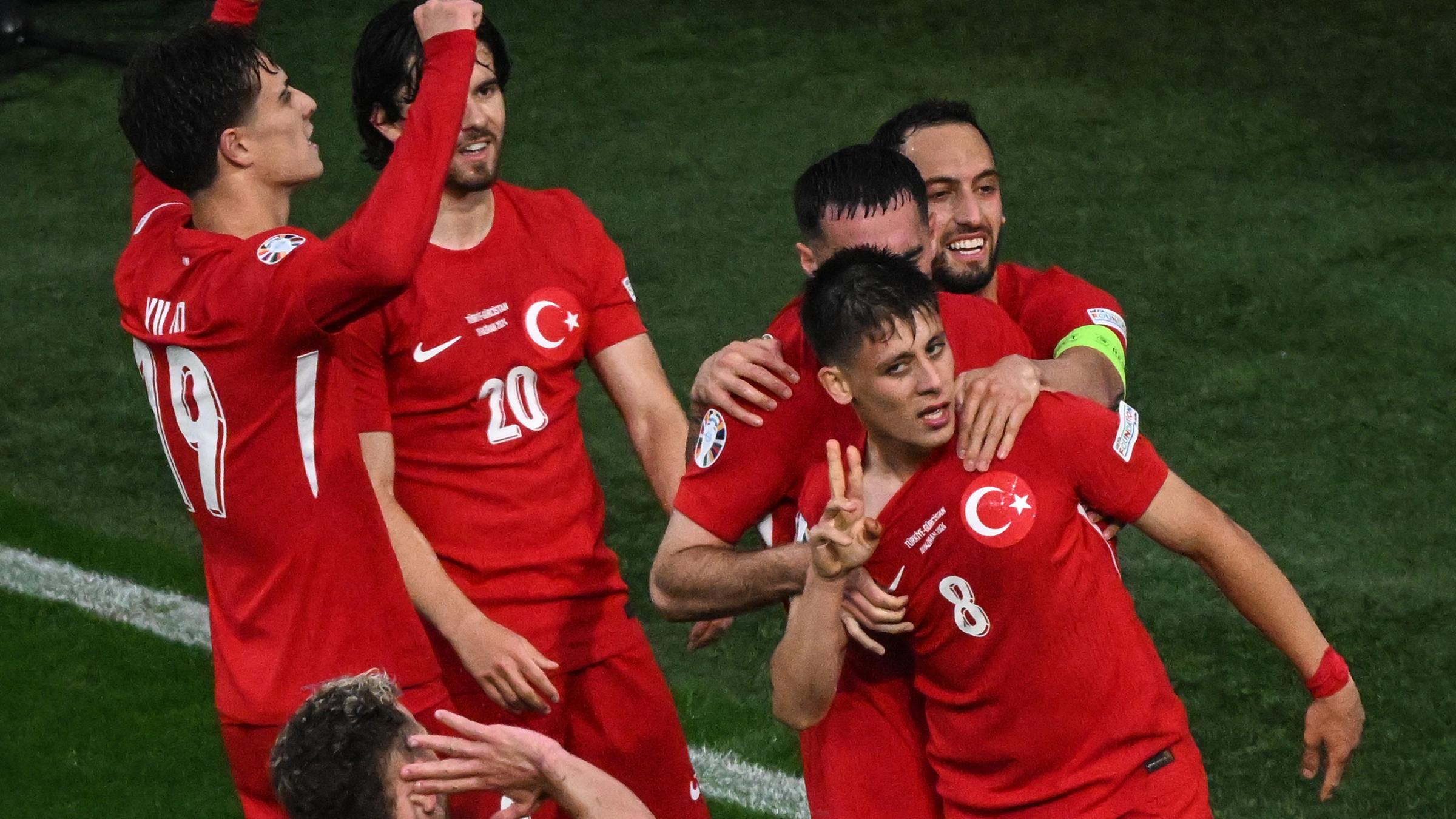 Fußball: Die türkische Mannschaft beim 3:1 gegen Georgien.