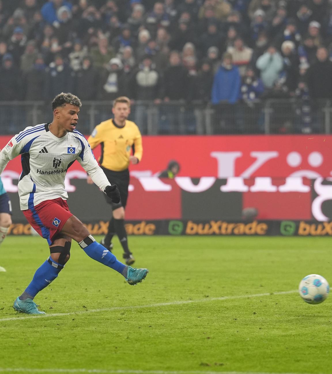 Fußball: HSV gegen Köln.