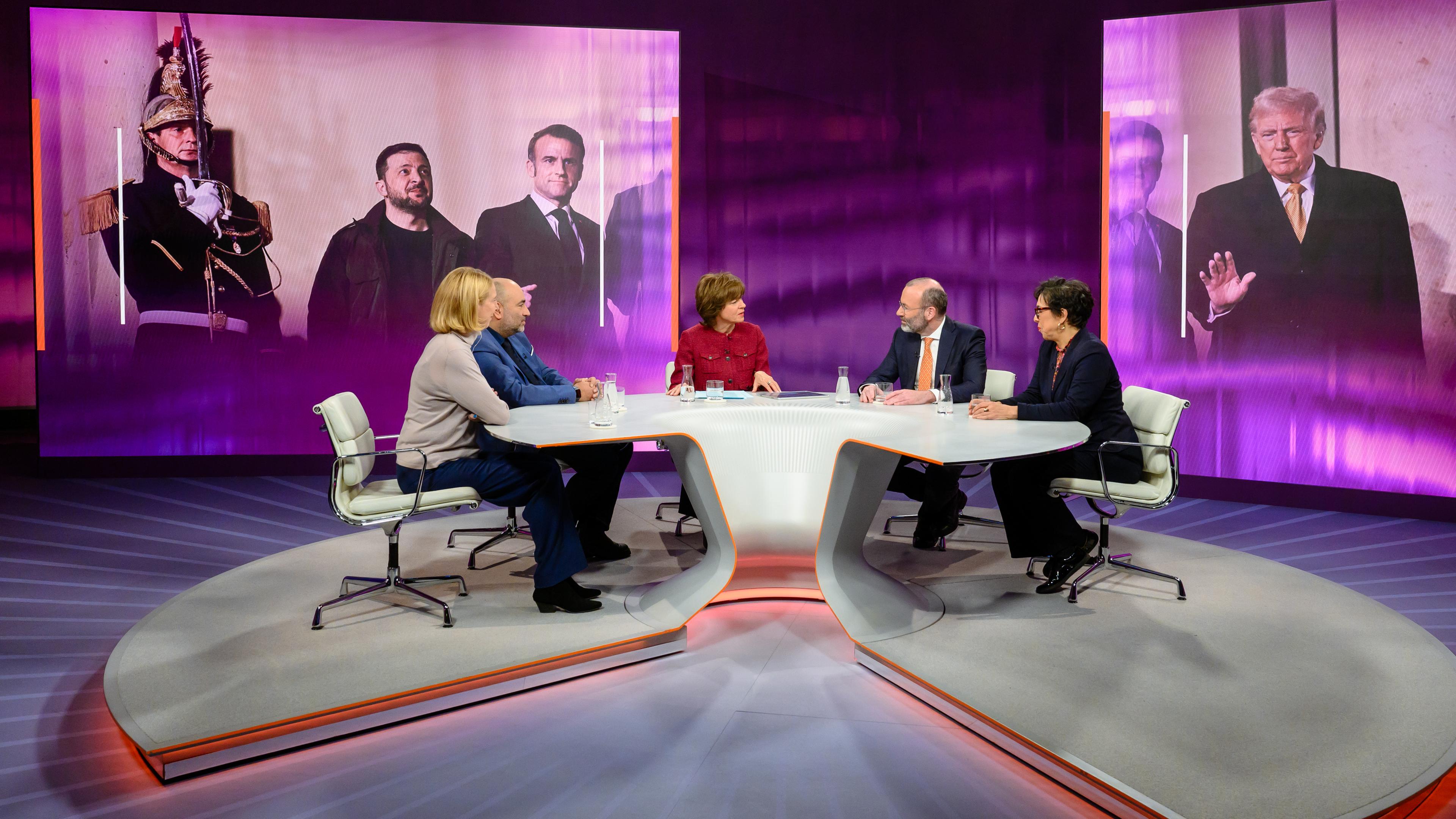 Von links: Katrin Eigendorf, Omid Nouripour, Maybrit Illner, Manfred Weber, Mariam Lau