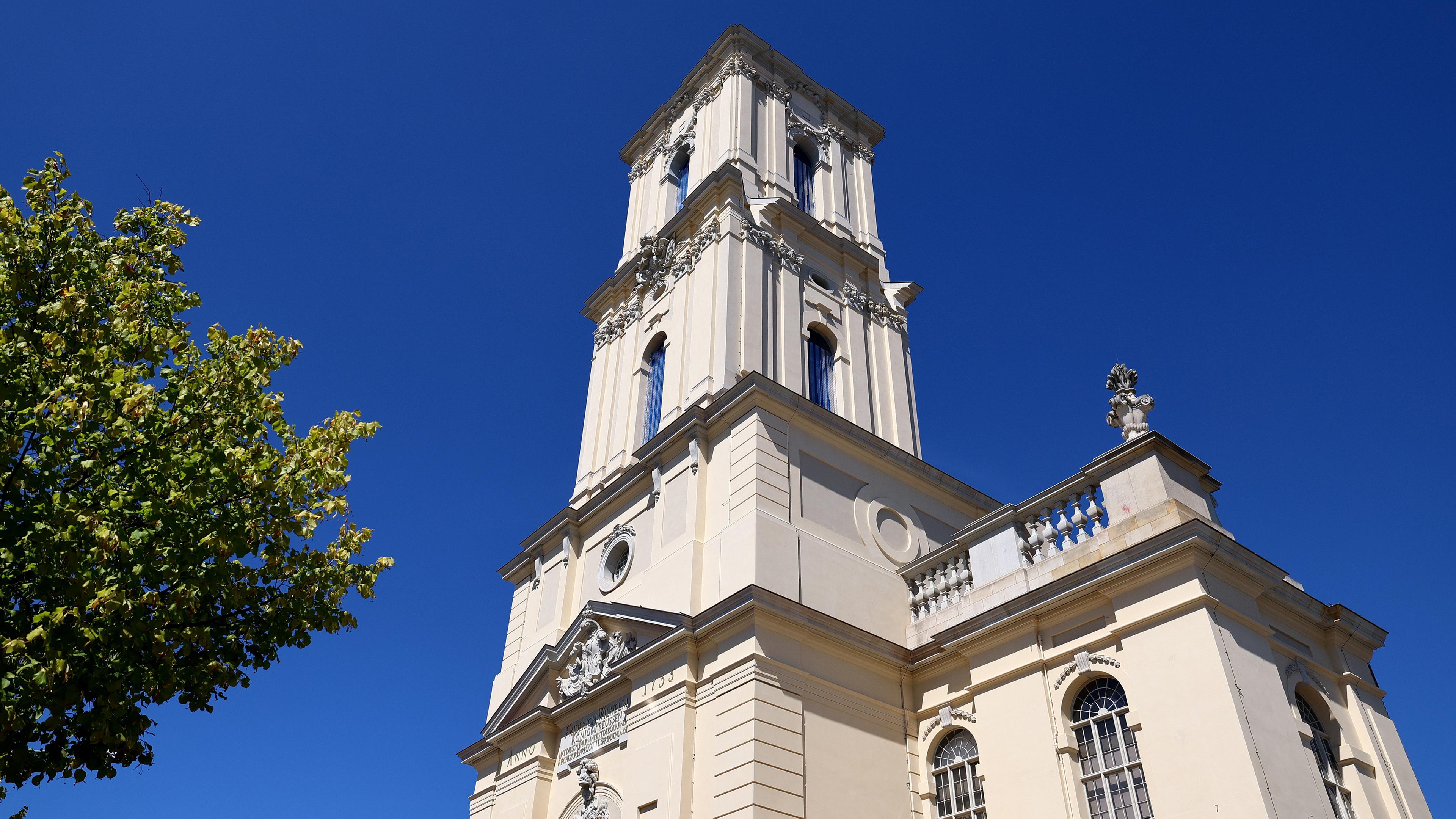 Der wiedererrichtete Turm der Garnisonkirche in Potsdam.