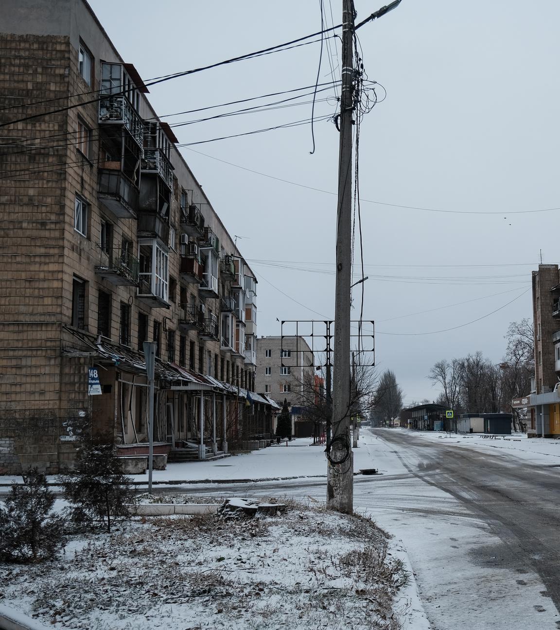 Eine leere Straße in der ukrainischen Stadt Pokrowsk.