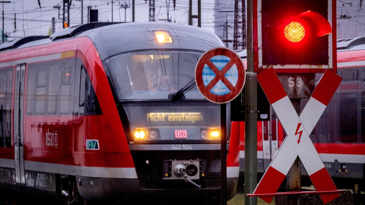 Bahn-Streik Vor Gericht: Für Fahrgäste "blanke Zumutung" - ZDFheute