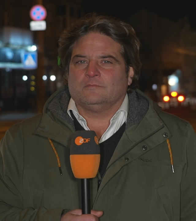 ZDF-Reporter Dara Hassanzadeh bei ZDFheute live. 