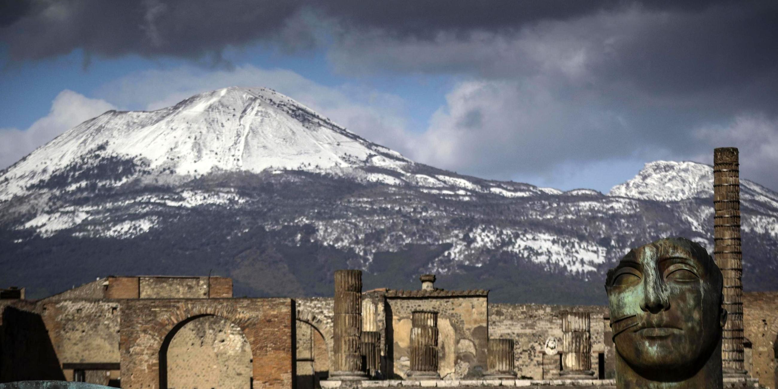 Blick auf den Vesus, von den Ruinen von Pompeji aus gesehen, am 06.01.2017