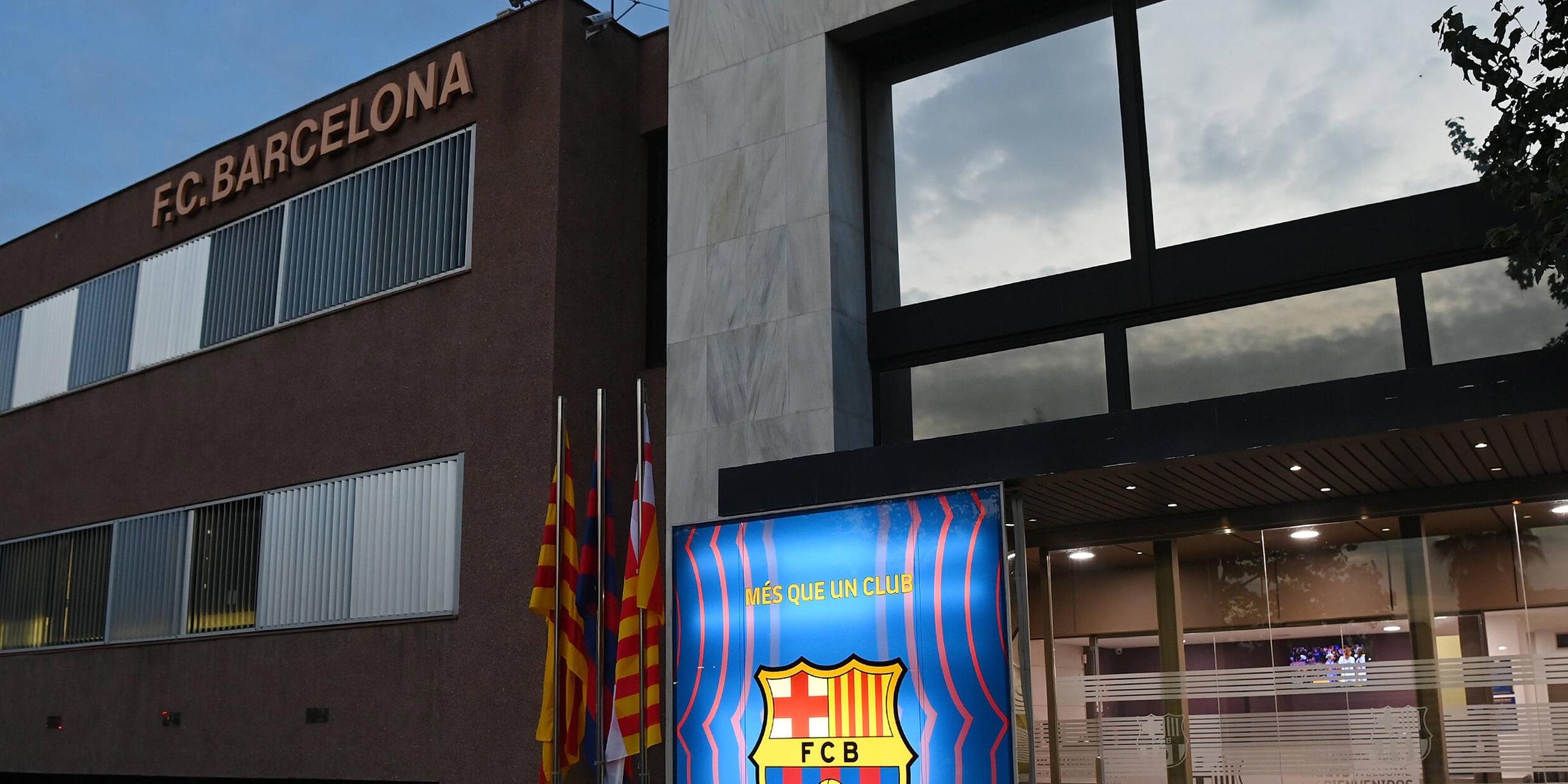 Der Eingang zur Geschäftsstelle des FC Barcelona 