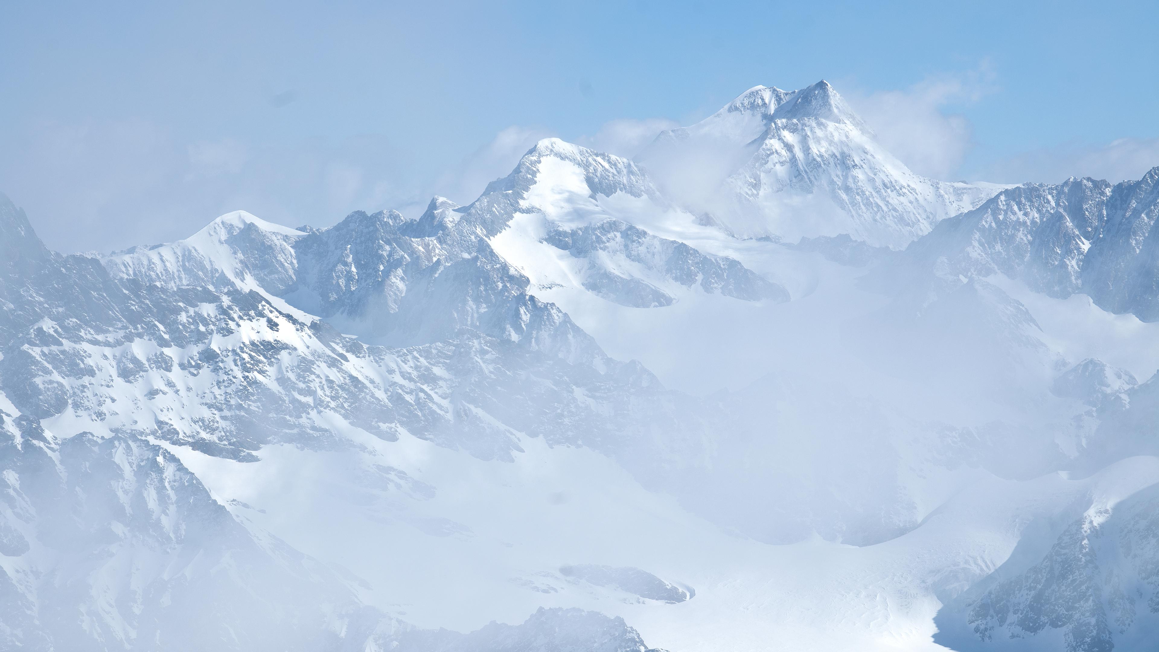 Ein Blick auf die Ötztaler Alpen vom Kaunertaler Gletscher am Freitag, 4. März 2022.