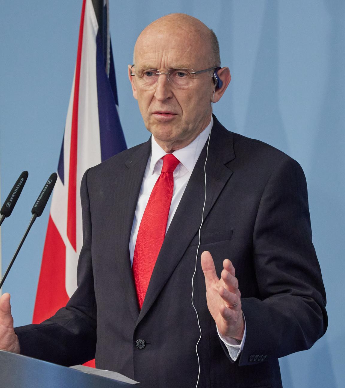 John Healey, Verteidigungsminister aus Großbritannien, spricht auf einer Pressekonferenz.