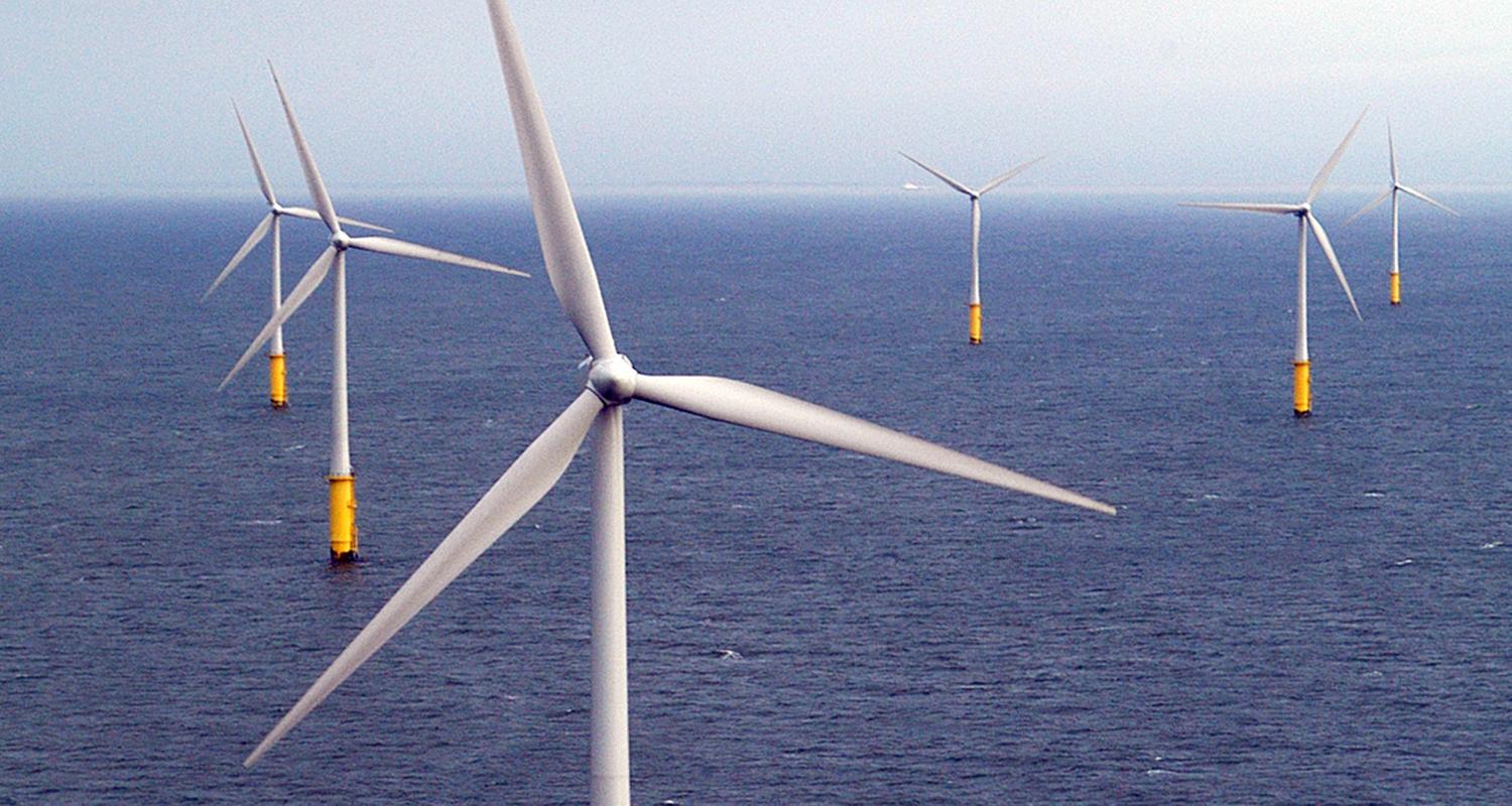 Dieses 2004 von Vestas Wind Systems veröffentlichte Foto zeigt Offshore-Windkraftanlagen in North Hoyle in Wales, Westbritannien. 