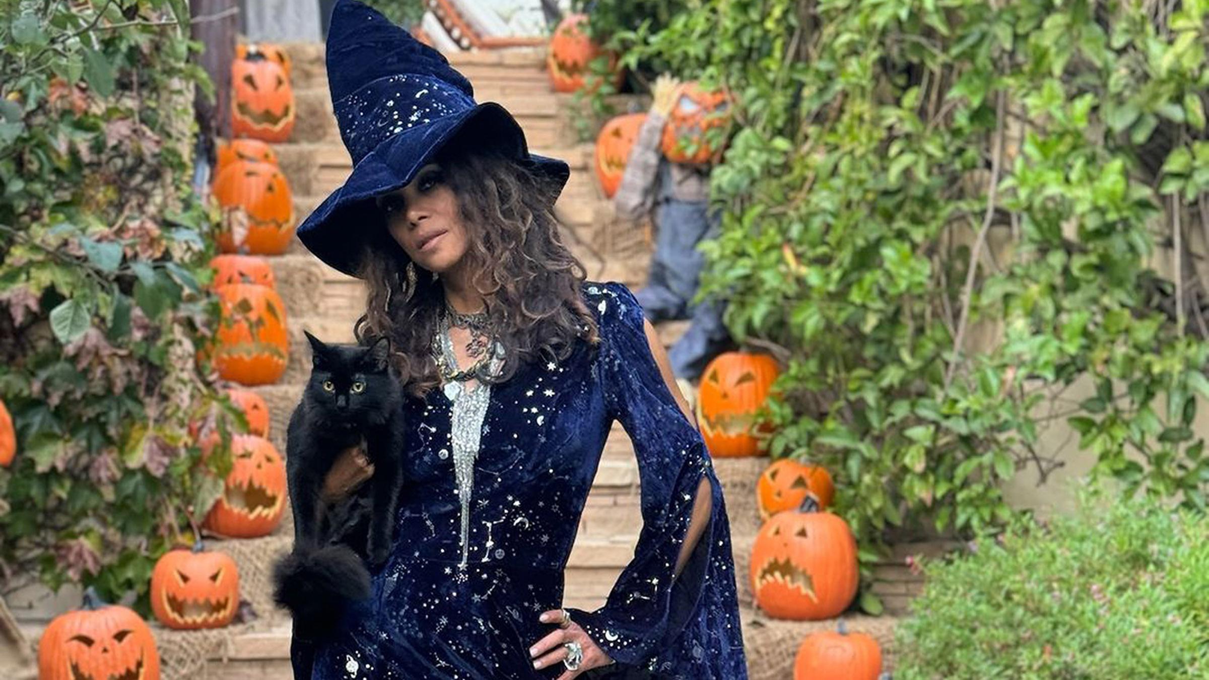 Halle Berry im Hexen-Outfit für Halloween