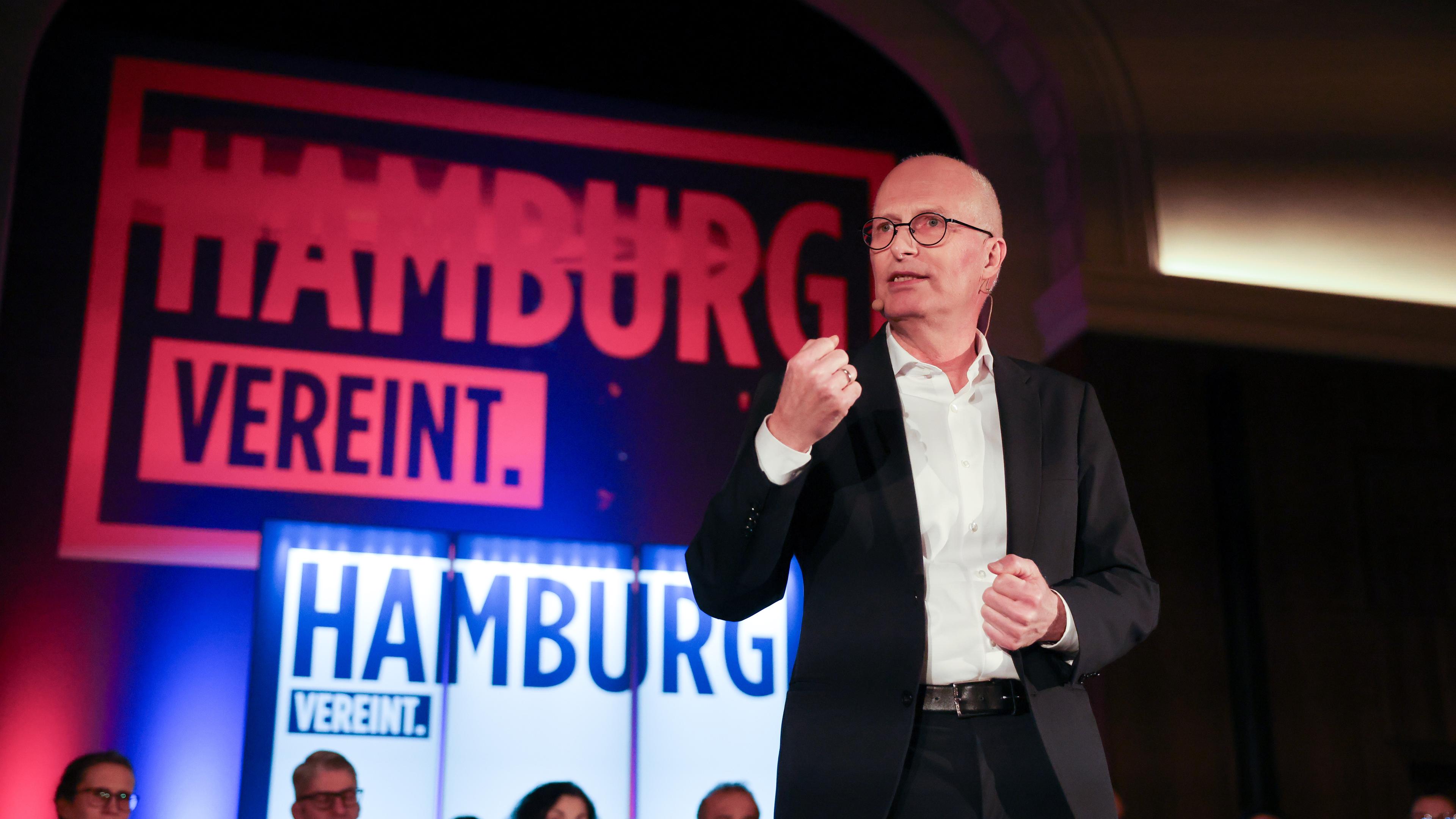 07.01.2025, Hamburg: Peter Tschentscher (SPD), Hamburgs Erster Bürgermeister und Spitzenkandidat, spricht beim Wahlkampfauftakt der SPD zu Bürgerschaftswahl. 