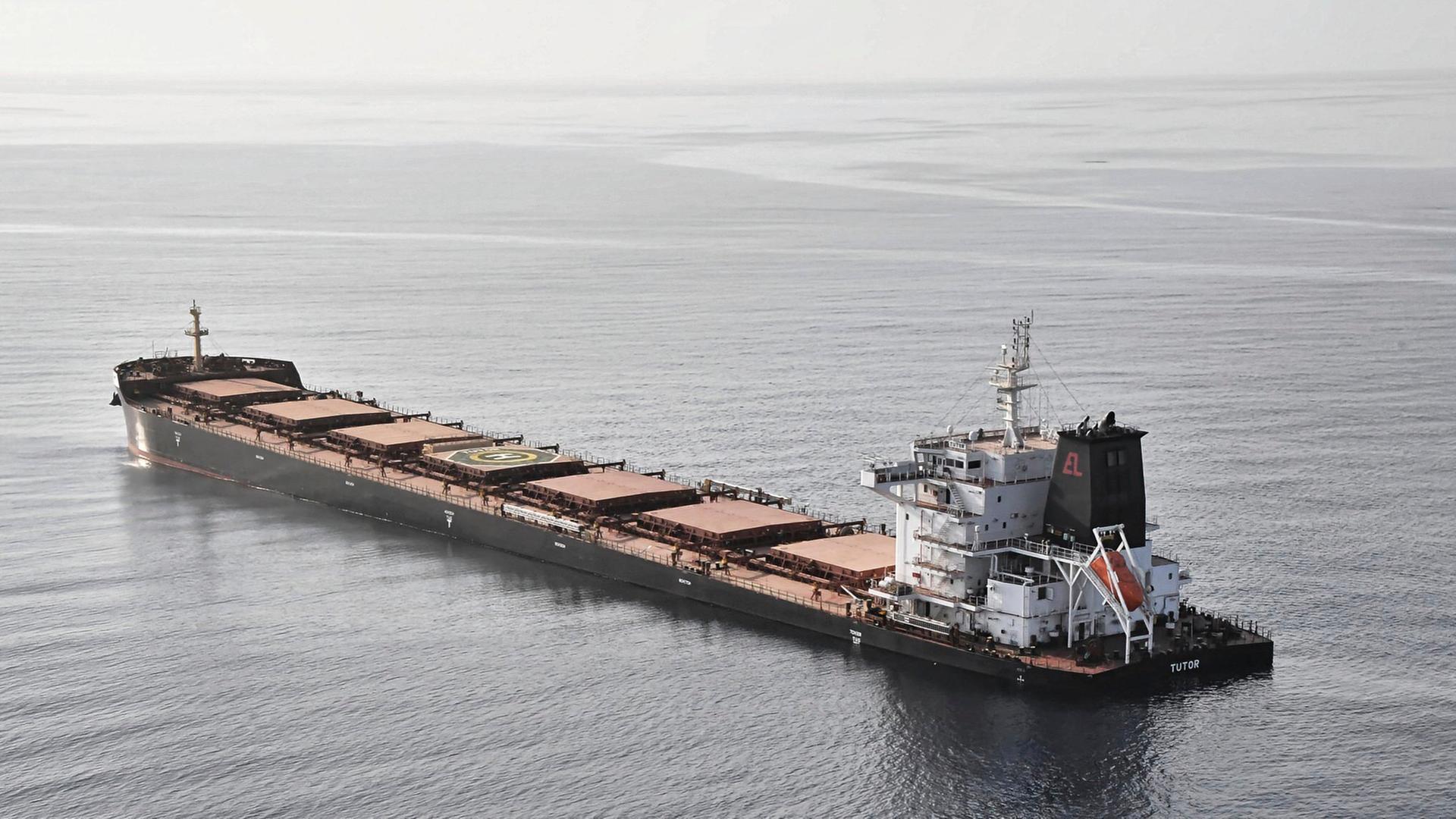 Nahostkonflikt -   Frachter MV Tutor im Roten Meer