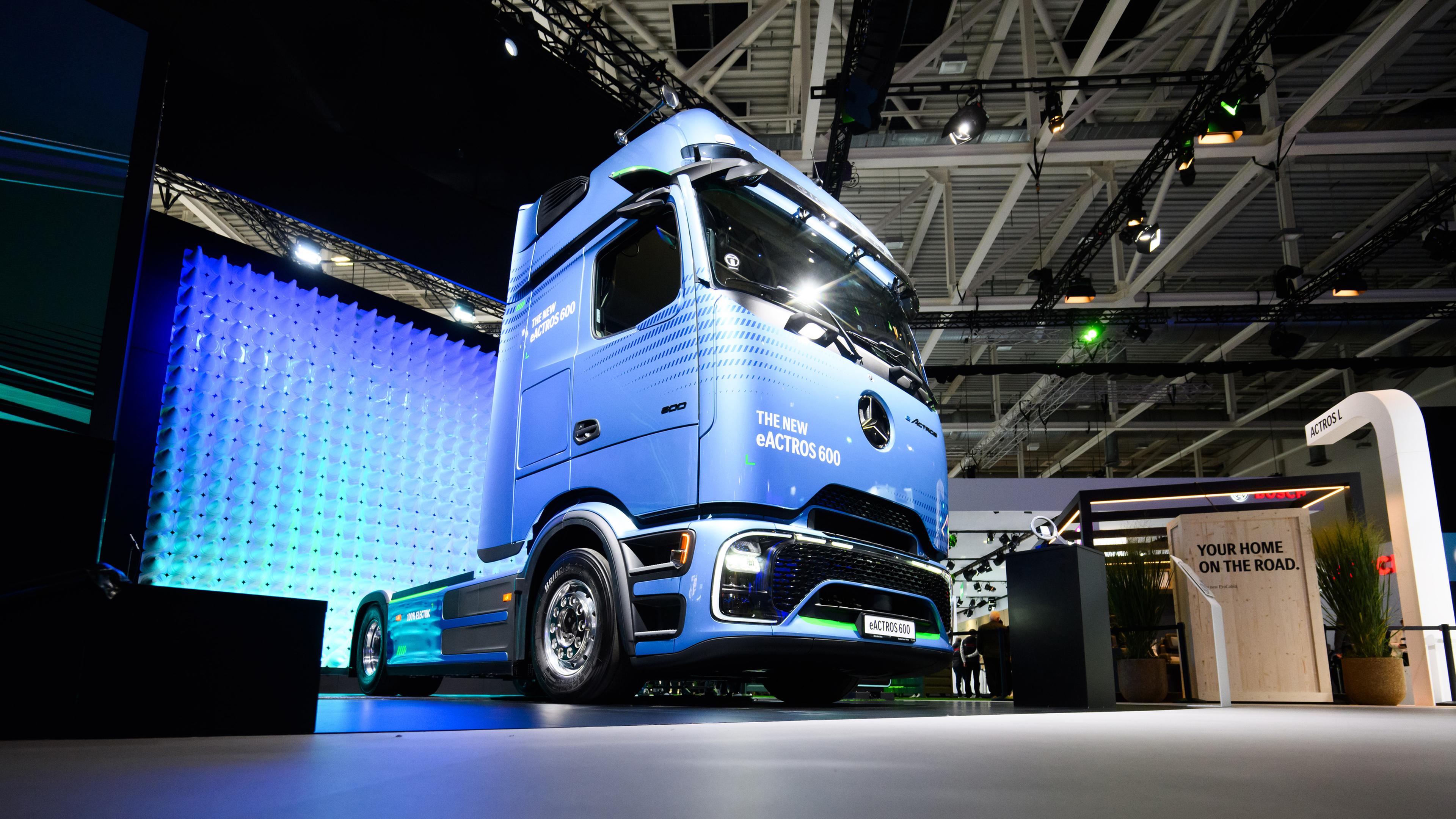 IAA Transportation Hannover,  Elektro LKW Mercedes-Benz 