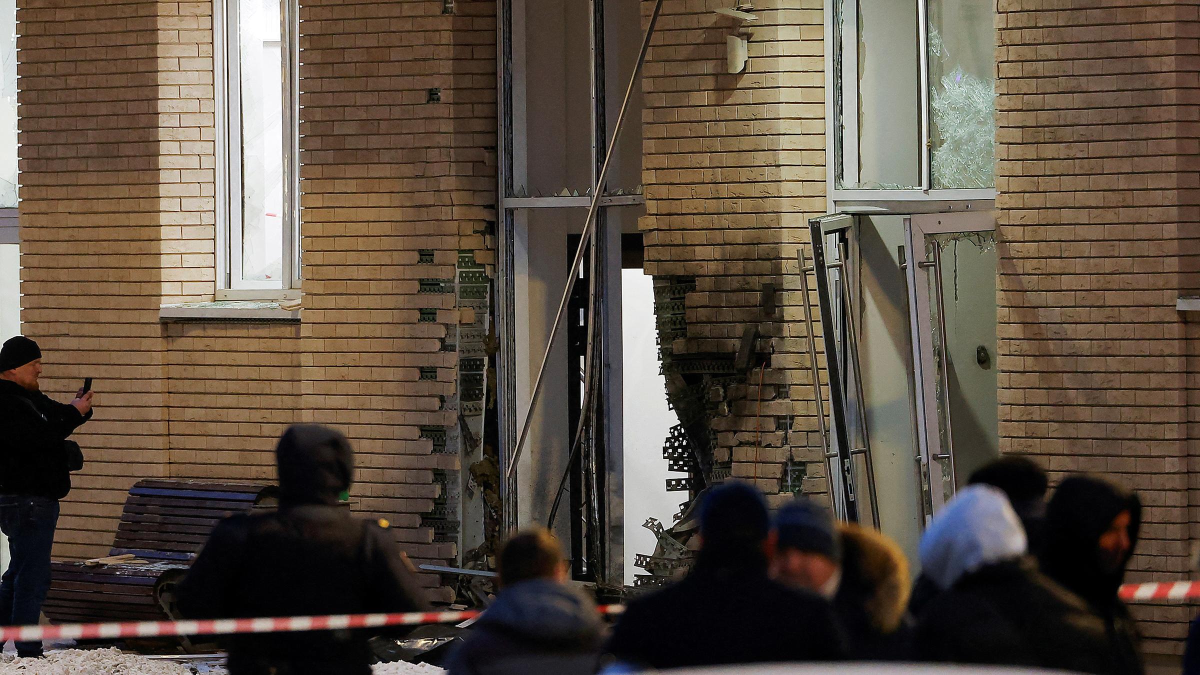 Ort einer Explosion in Moskau, bei der Berichten zufolge zwei Armeeoffiziere getötet wurden, aufgenommen am 17.12.2024