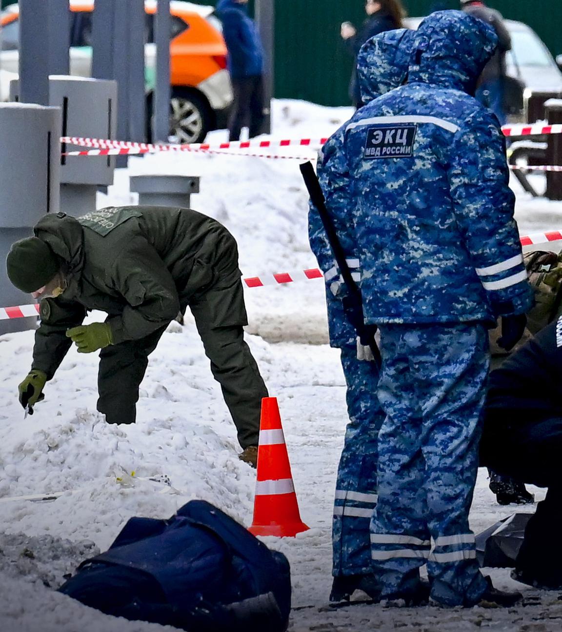 Ein Blick auf die Szene, nachdem Generalleutnant Igor Kirillov bei einer Explosion in Moskau, Russland, getötet wurden