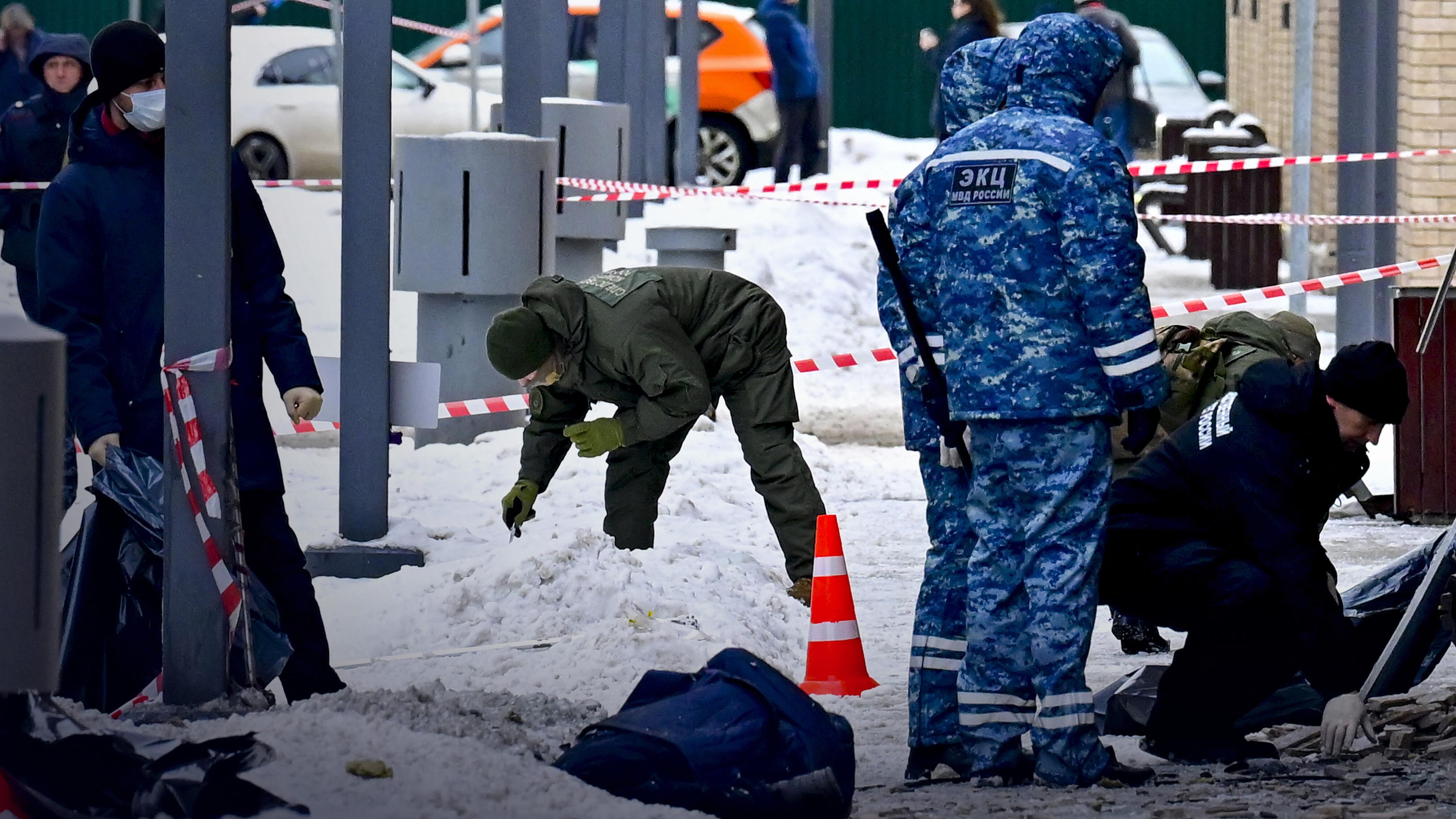 Ein Blick auf die Szene, nachdem Generalleutnant Igor Kirillov bei einer Explosion in Moskau, Russland, getötet wurden