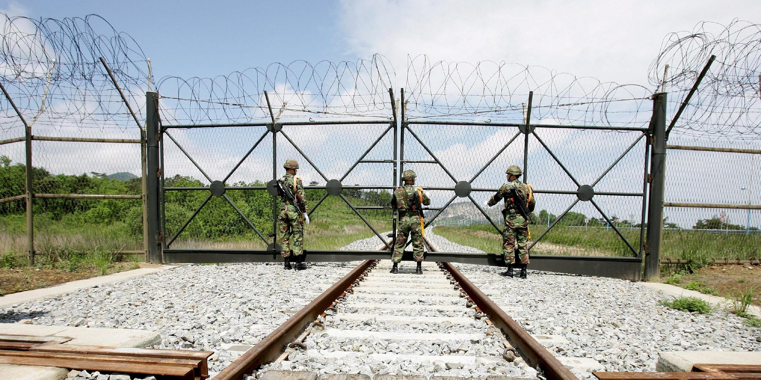 Bahngleise an Grenze zwischen Nordkorea und Südkorea.