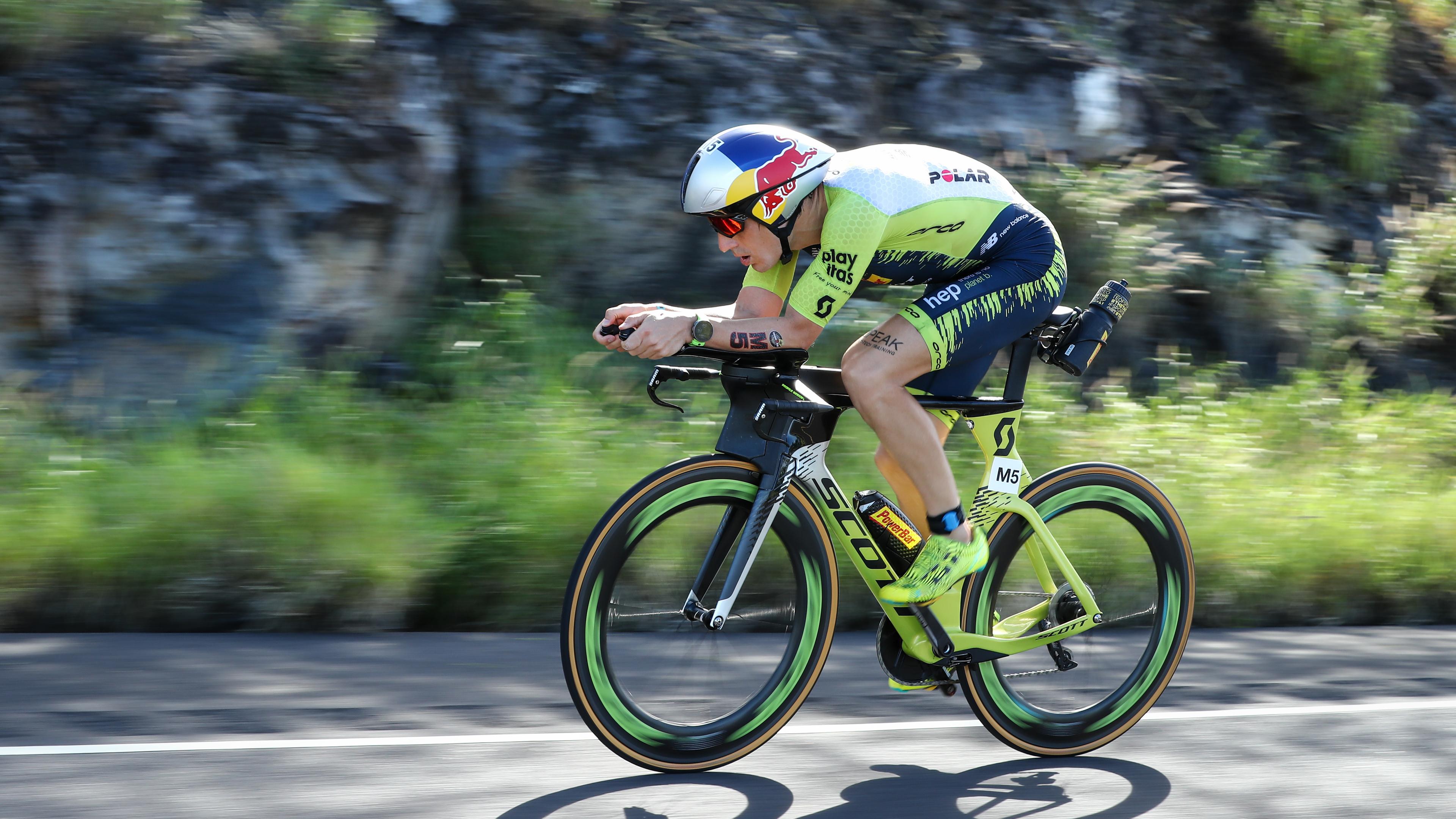 Sebastian Kienle auf dem Rad beim Ironman 2019