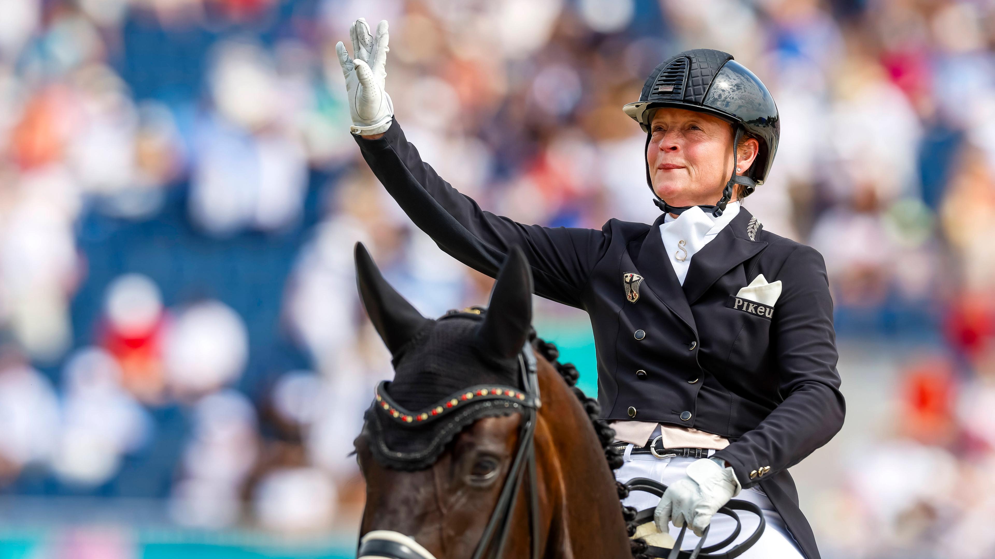 Die deutsche Dressurreiterin Isabell Werth auf dem Pferd Wendy