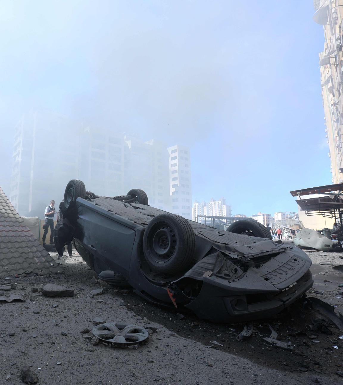 Zerstörtes Auto in Beirut