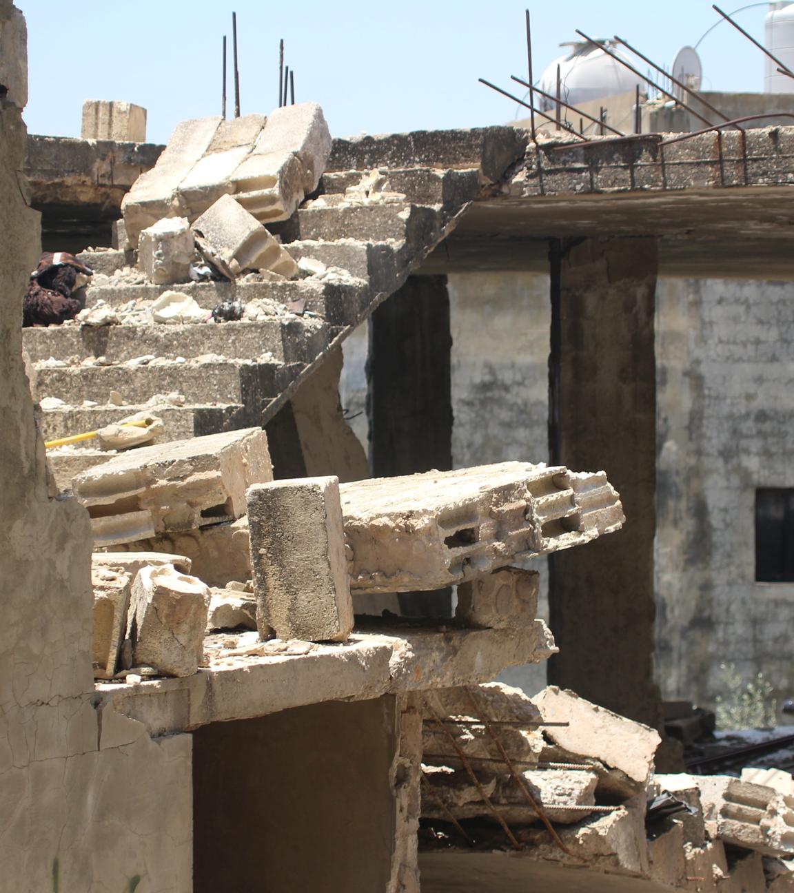  Libanon, Kafr Kila: Ein Gebäude, das bei einem israelischen Angriff zerstört wurde, ist zu sehen.