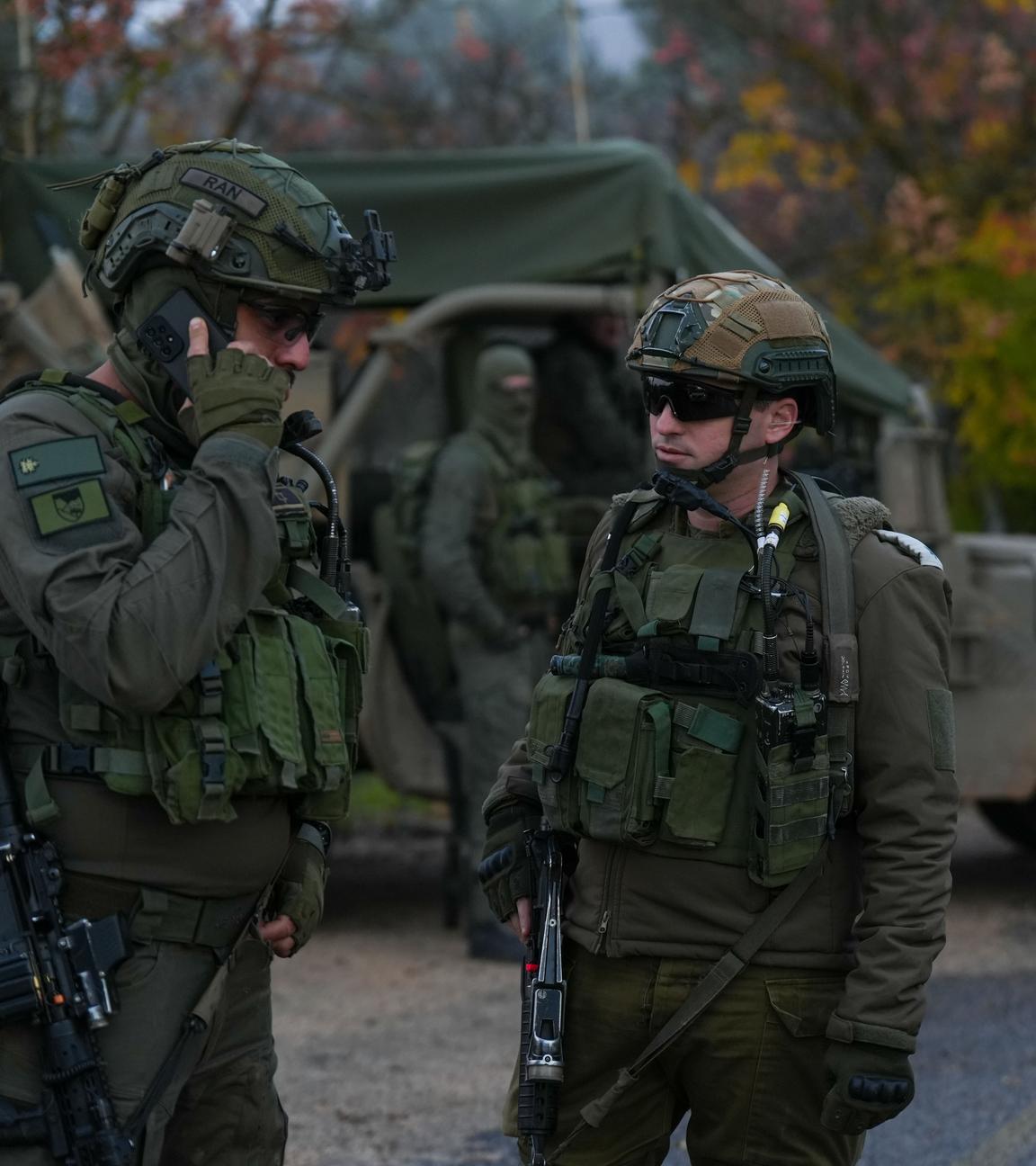 Israelische Soldaten patrouillieren entlang der israelischen Nordgrenze zum Libanon. 