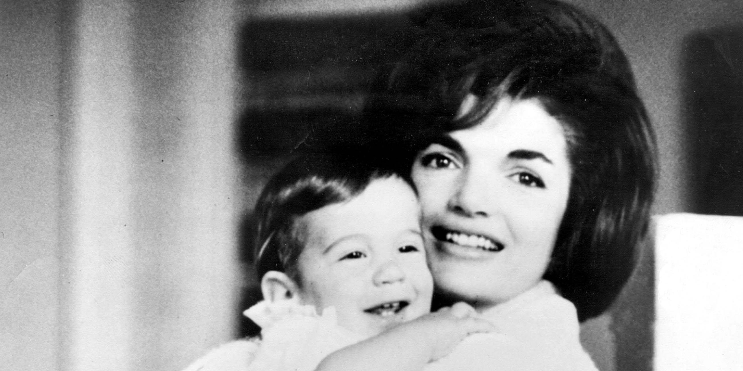 BG - 1961: Jackie Kennedy mit ihrem Sohn John-John