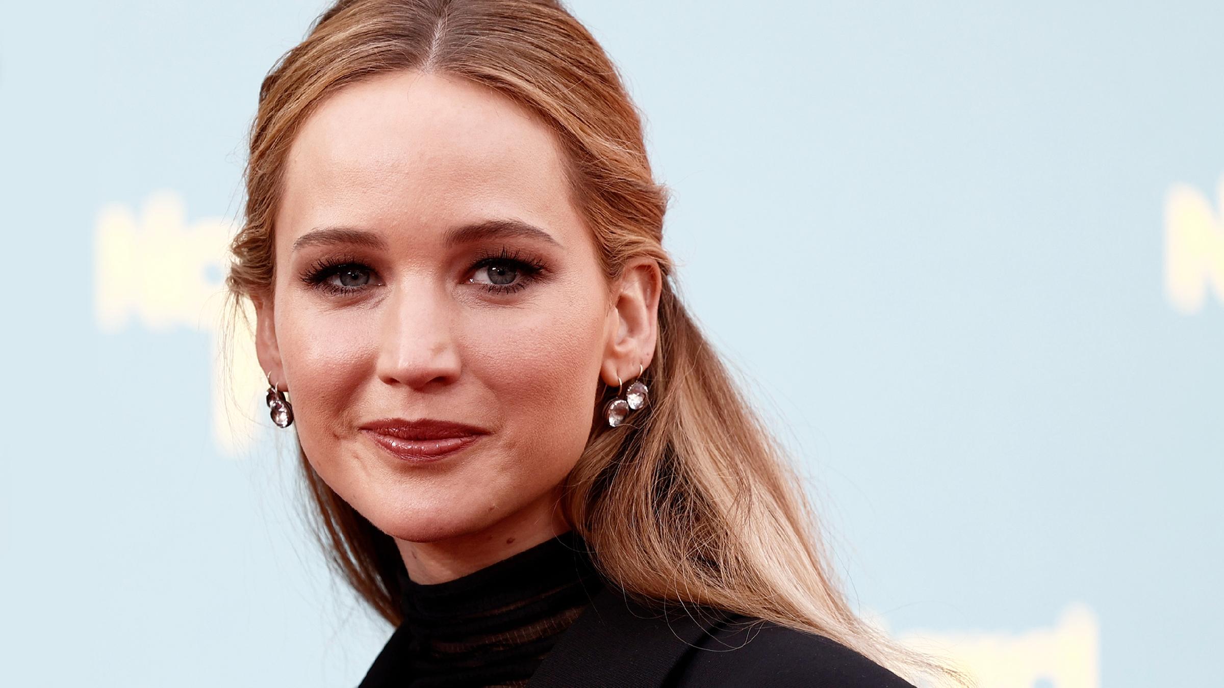 Oscar-Preisträgerin Jennifer Lawrence und Ehemann Cooke Maroney erwarten ihr zweites Kind, wie ein Sprecher der Schauspielerin am Wochenende in der amerikanischen "Vogue" verriet. (21.10.2024)